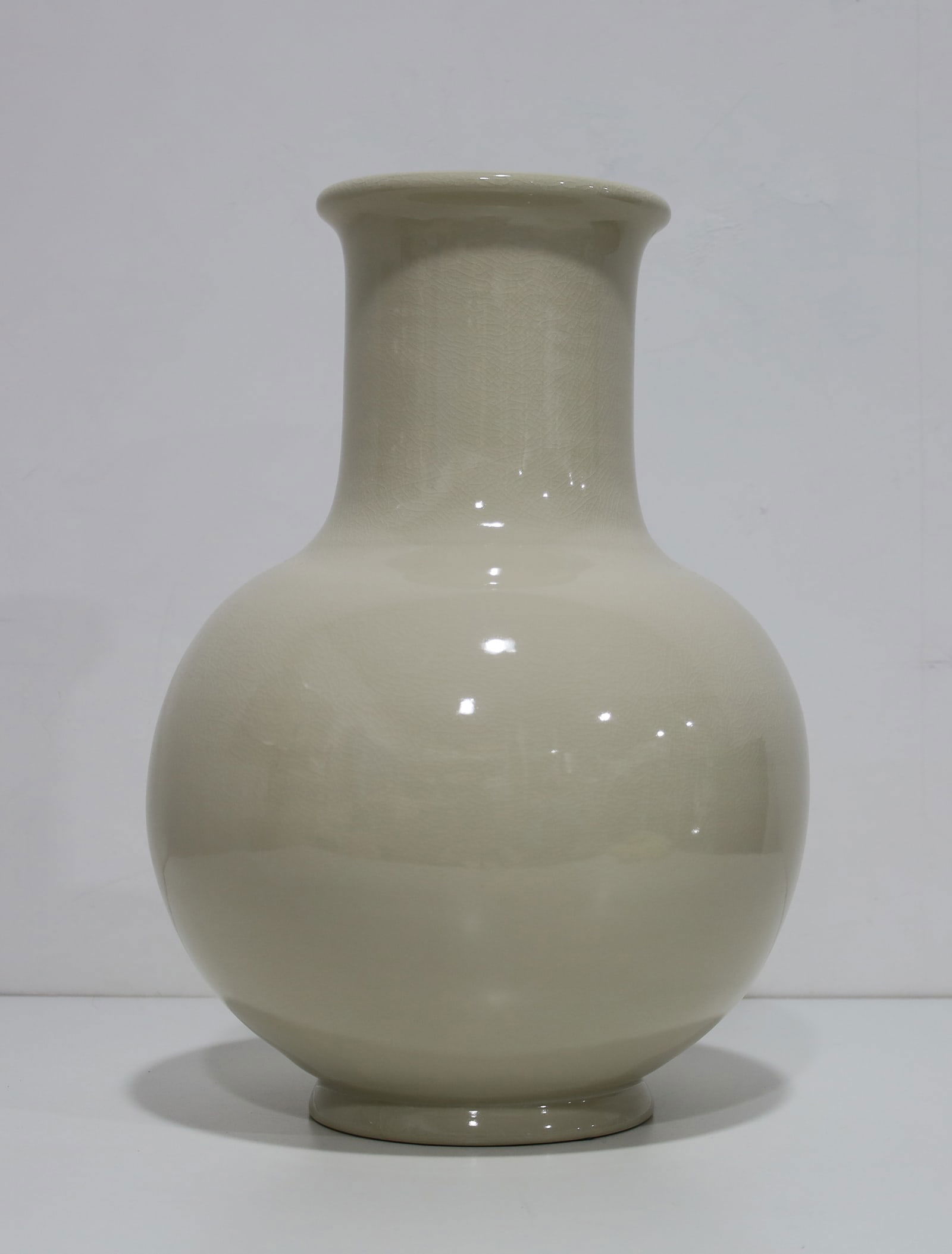 Large Ceramic Vase: Great quality, from Allan Knight showroom