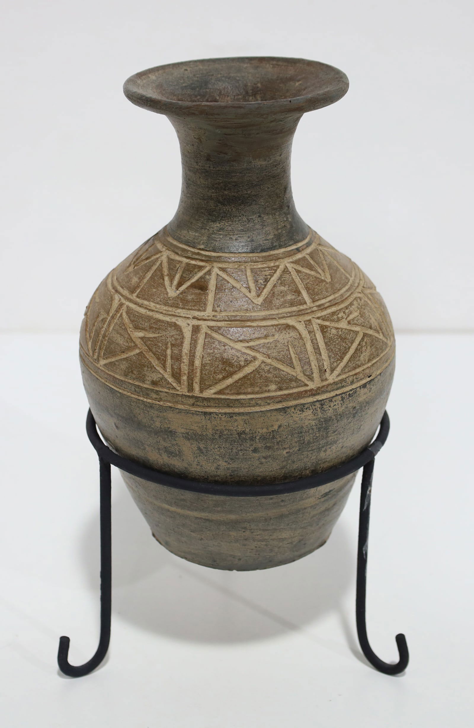 Small Ceramic Vase on Stand: Great for decorative accents