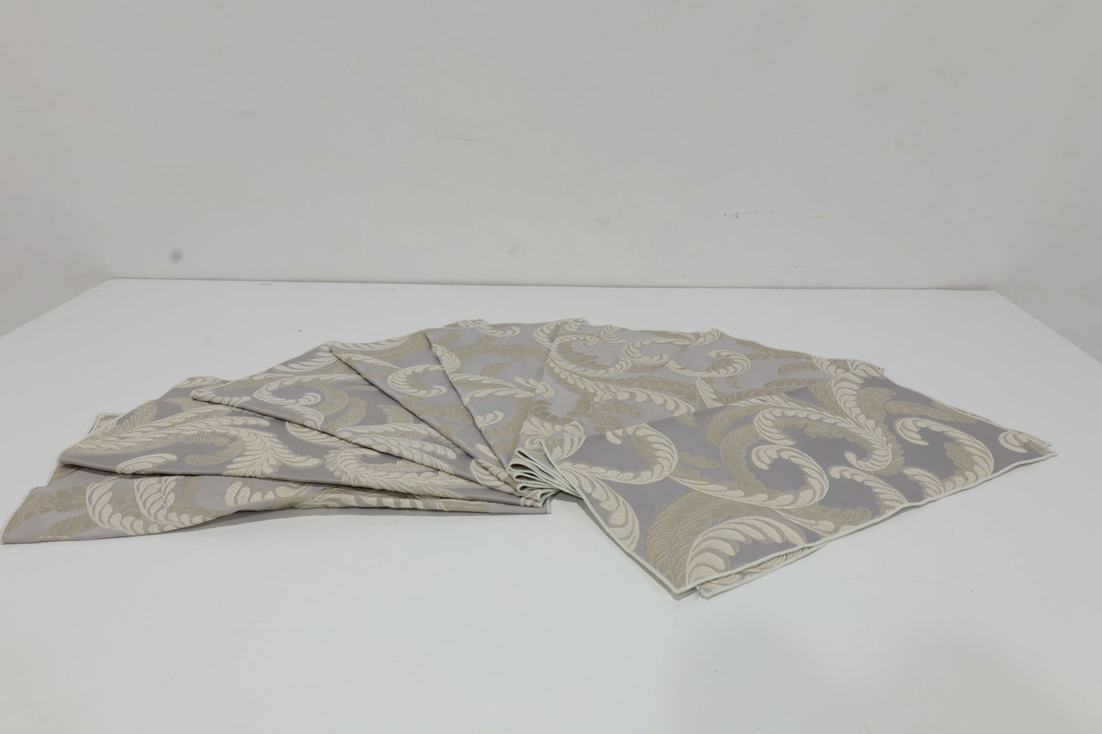 Set of Eight High-Quality Placemats (1 of 4)