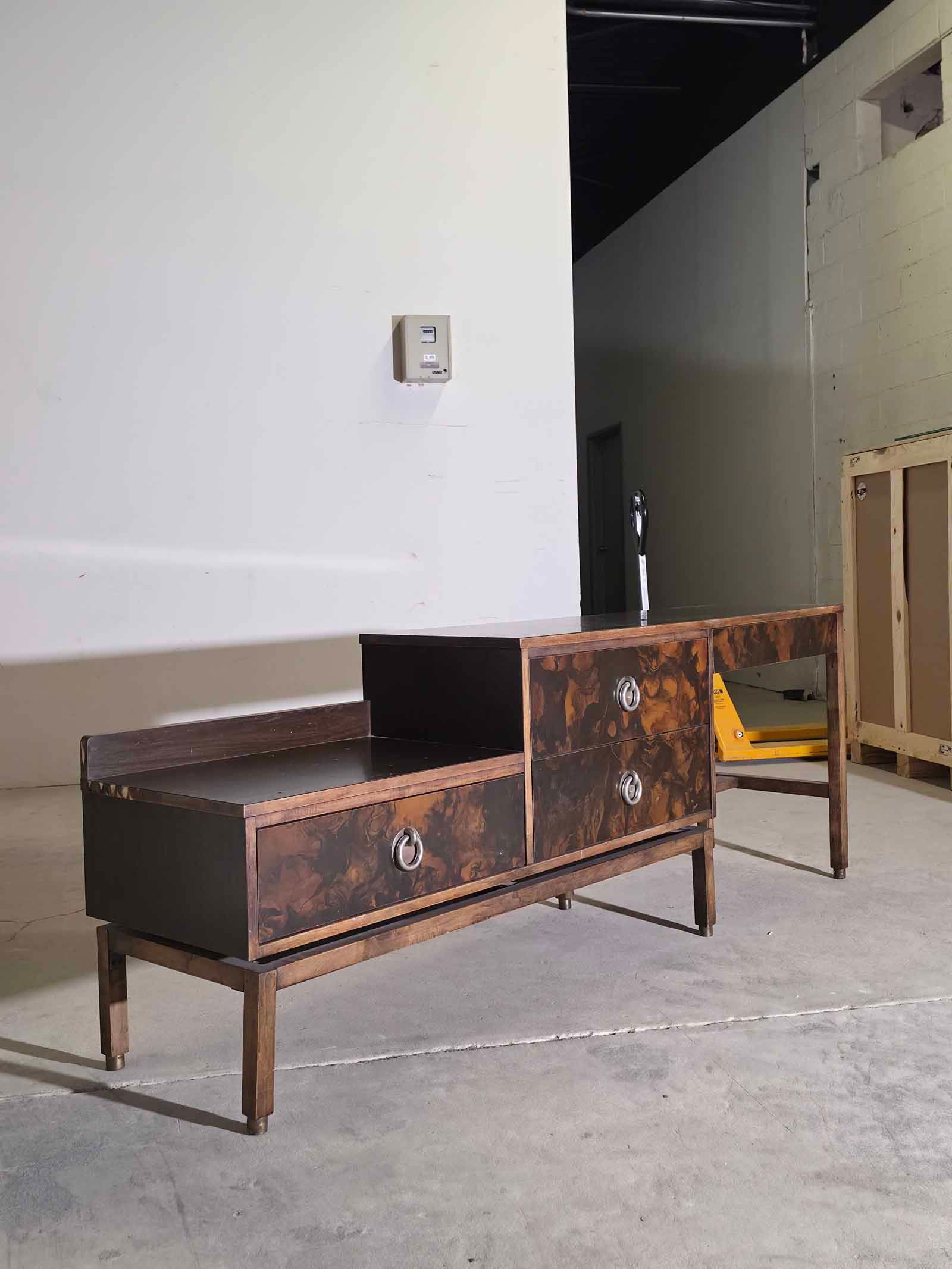 Desk Designed by Edward Wormley for Dunbar Furniture: Authentic mid-century modern desk designed by Edward Wormley for the renowned furniture maker Dunbar Furniture. Wormley's designs are highly regarded for their refined proportions, exceptional craftsm