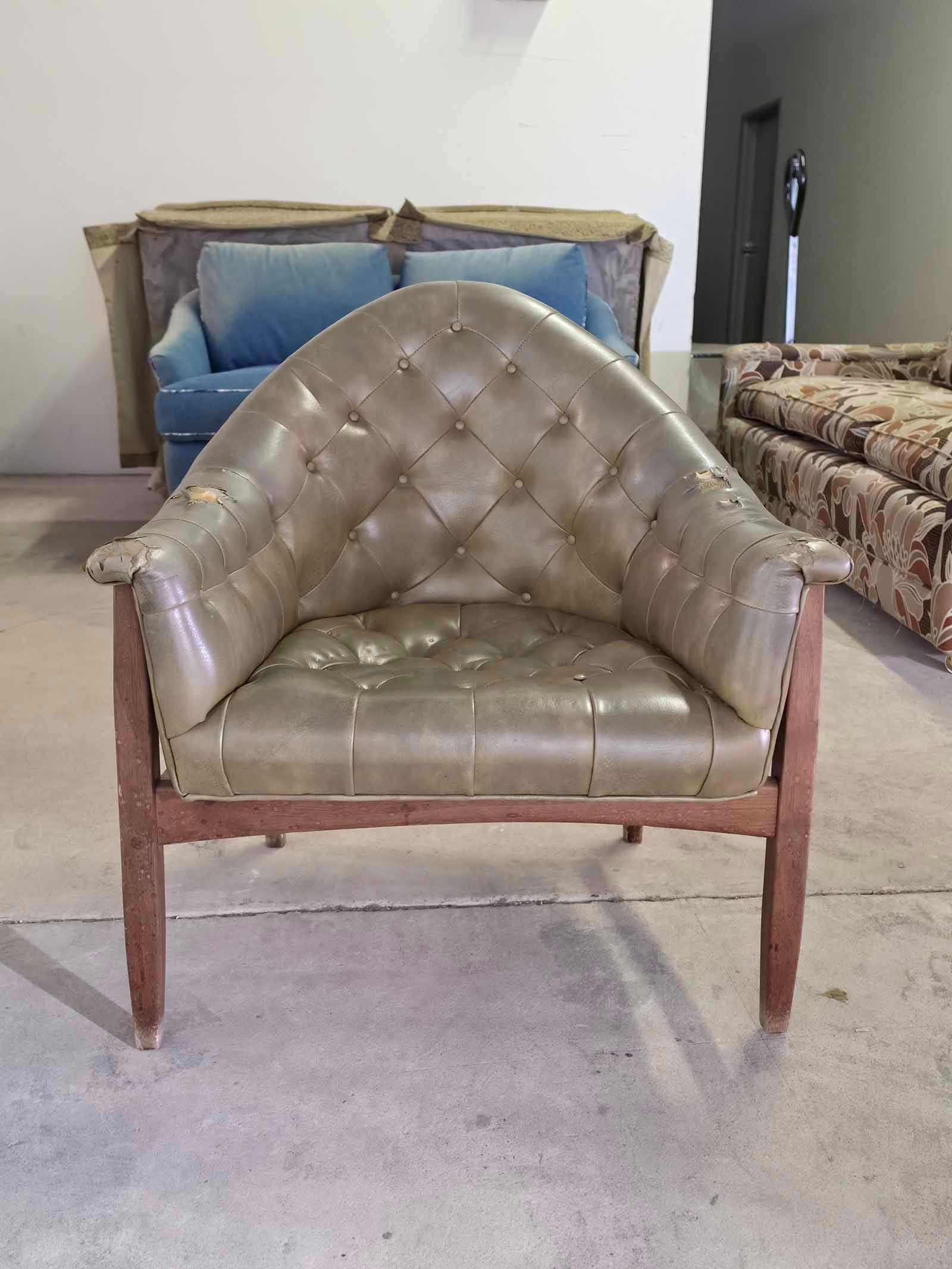 1970s Lounge Chair Designed by Milo Baughman for Thayer Coggin: Vintage 1970s lounge chair designed by Milo Baughman for Thayer Coggin, showcasing the clean lines and sophisticated modern style that made Baughman one of the most recognized designers of mid-century