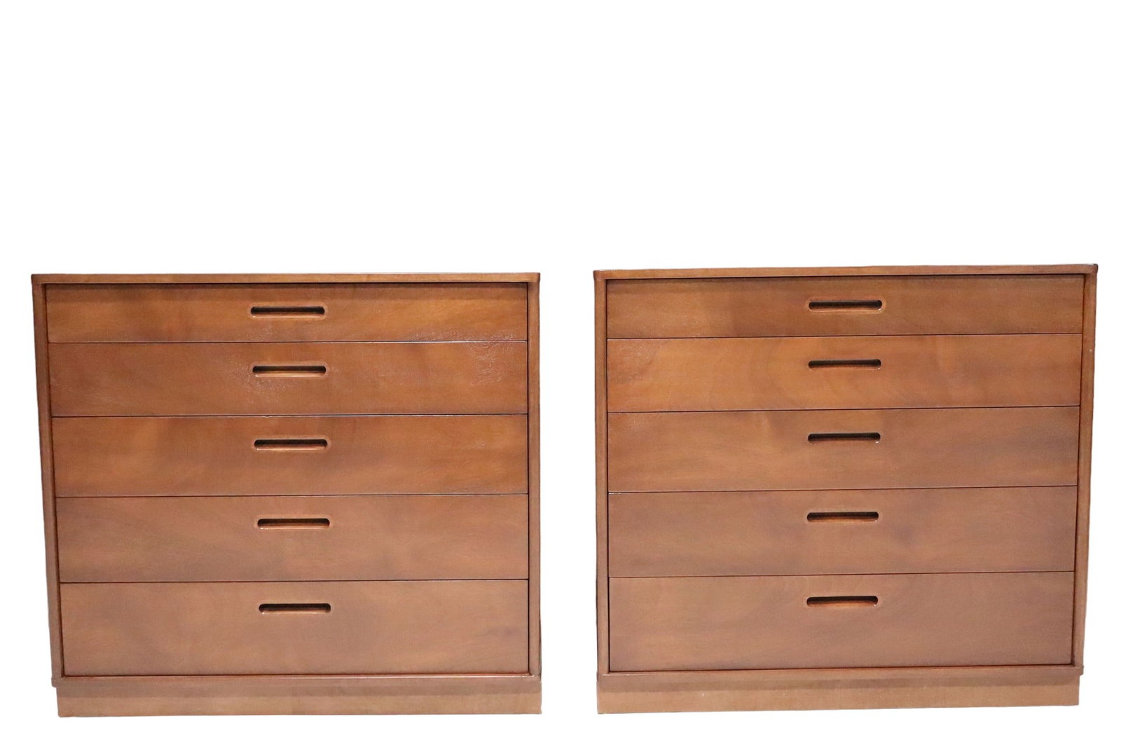 Pair of Edward Wormley for Dunbar Nightstands in Mahogany: Pair of Edward Wormley for Dunbar Chest of Drawers, Nightstands, crafted from rich mahogany wood. These nightstands seamlessly blend functionality with sophisticated style, making them a standout addi