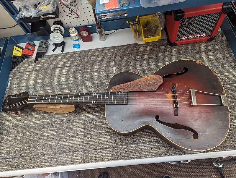 Epiphone Byron 1950s Archtop Acoustic - Burst (1 of 14)