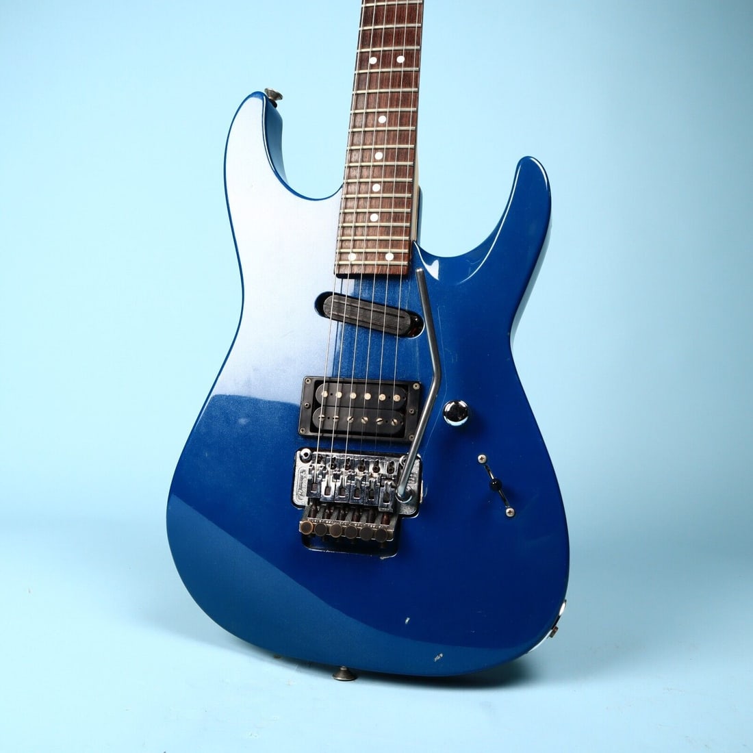 1990 Charvel Fusion Deluxe Toothpaste Logo Pearl Blue Electric Guitar (1 of 20)
