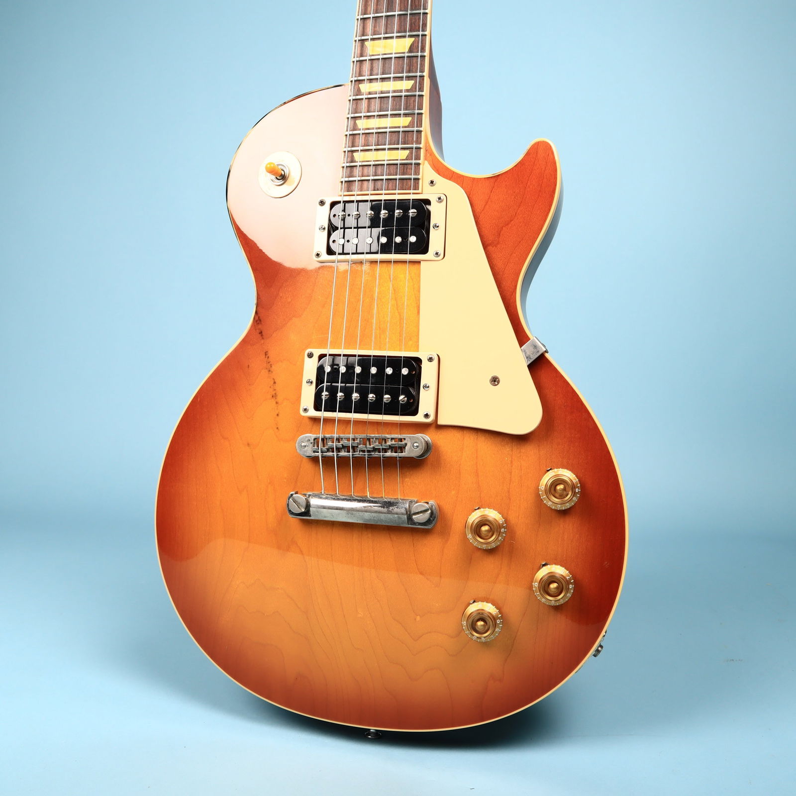 2004 Gibson Les Paul Classic Electric Guitar Honey Burst (1 of 20)