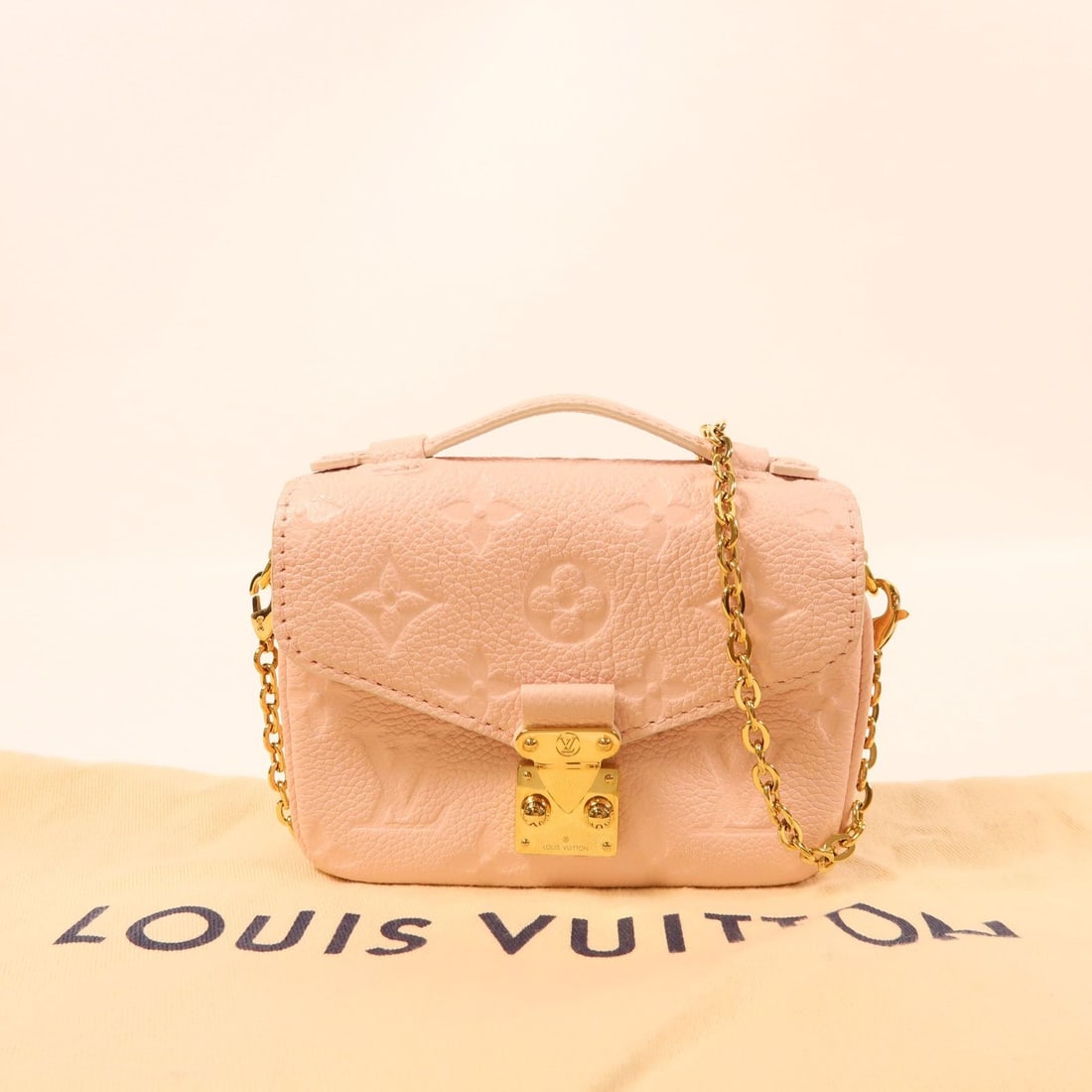 Louis Vuitton Handbag - 7