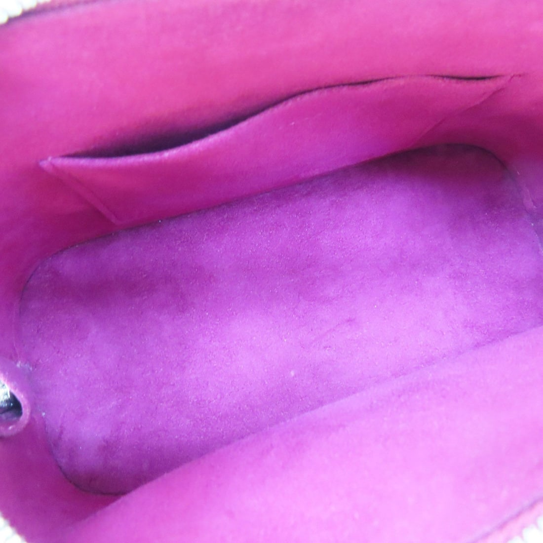 Louis Vuitton Handbag - 11