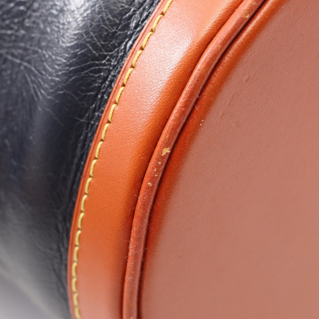 Louis Vuitton Handbag - 7