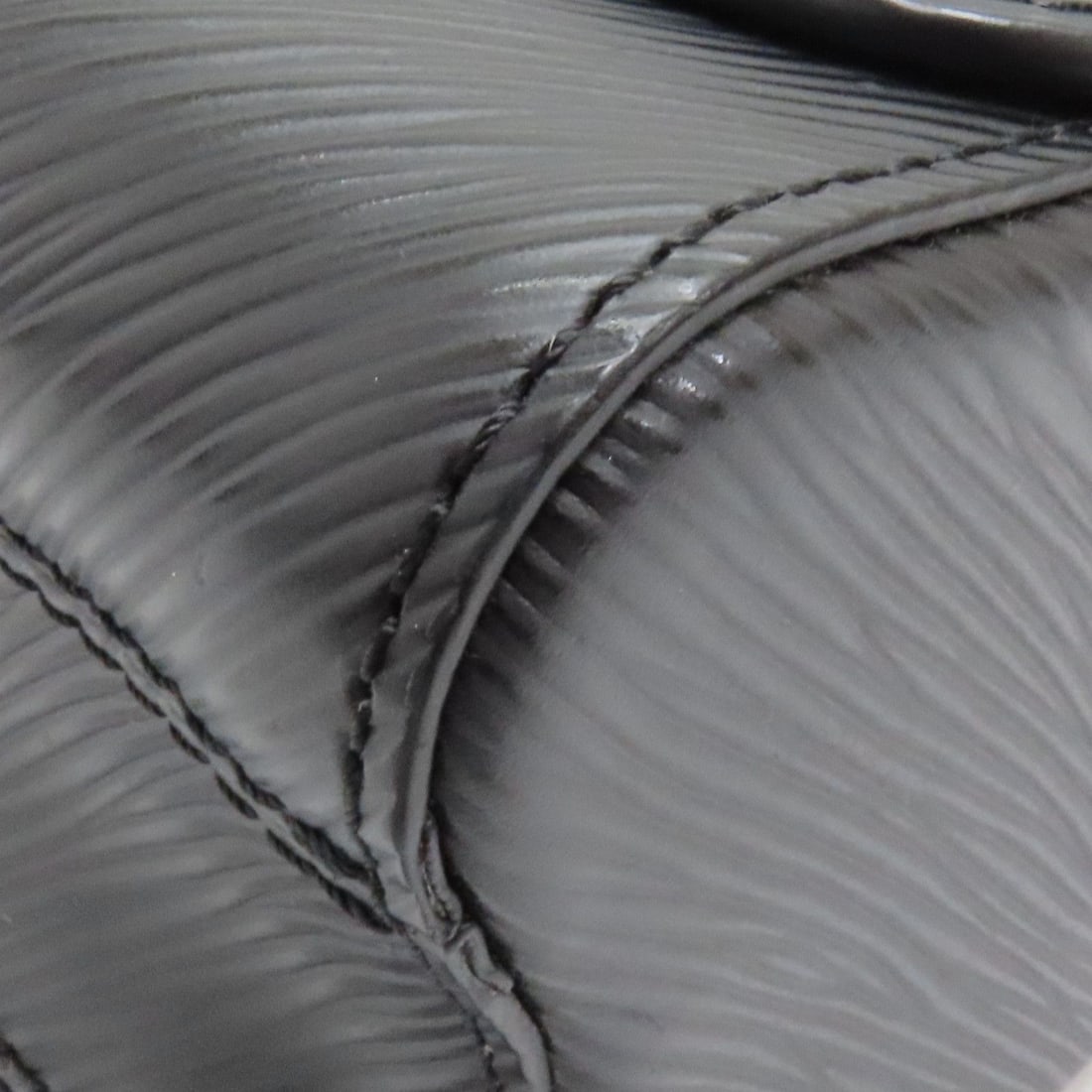 Louis Vuitton Handbag - 13