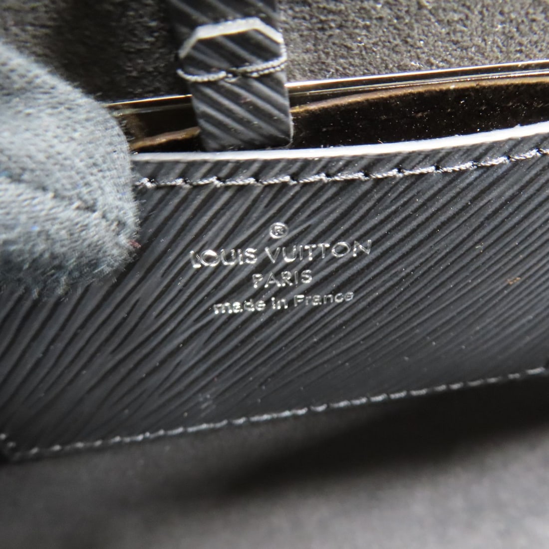 Louis Vuitton Handbag - 17