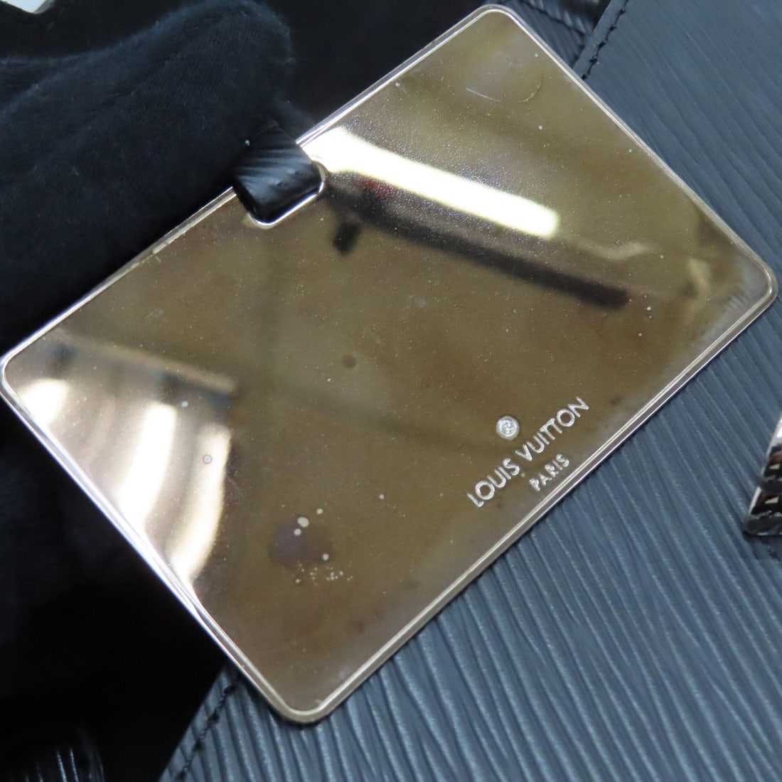 Louis Vuitton Handbag - 4