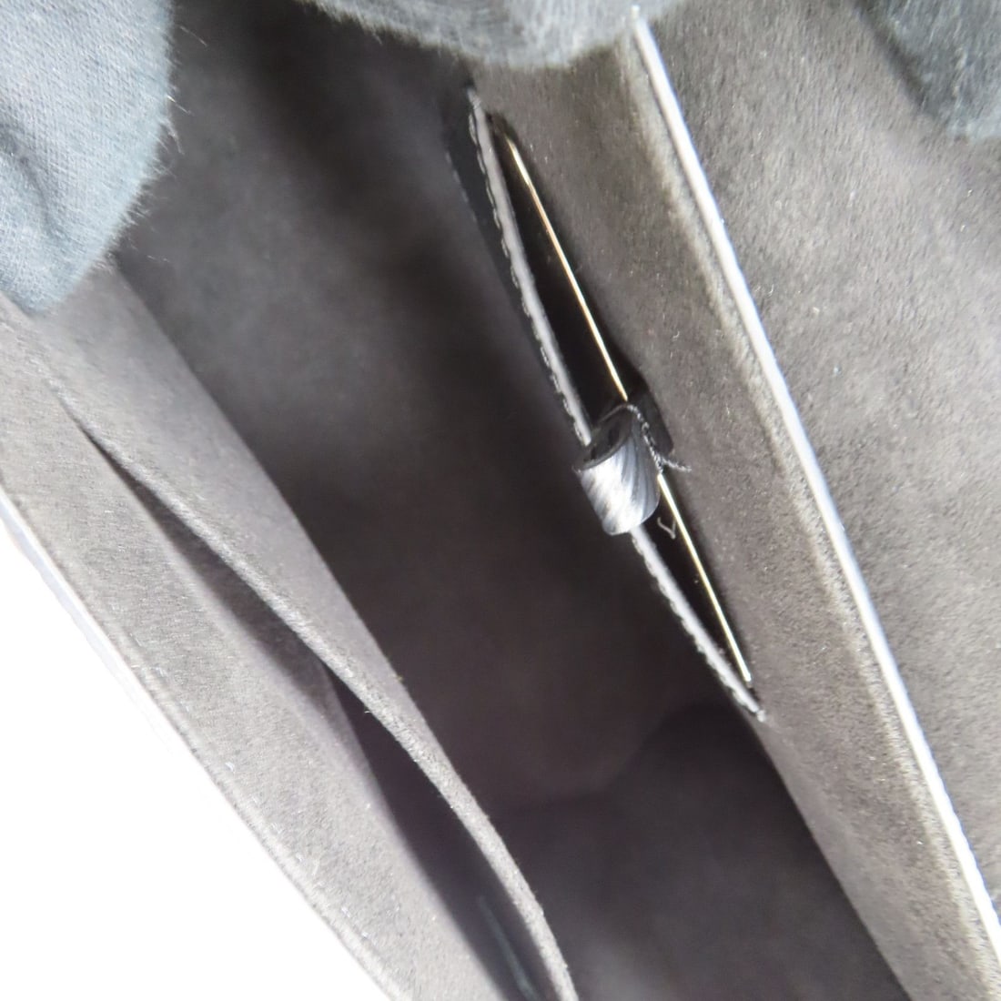 Louis Vuitton Handbag - 9