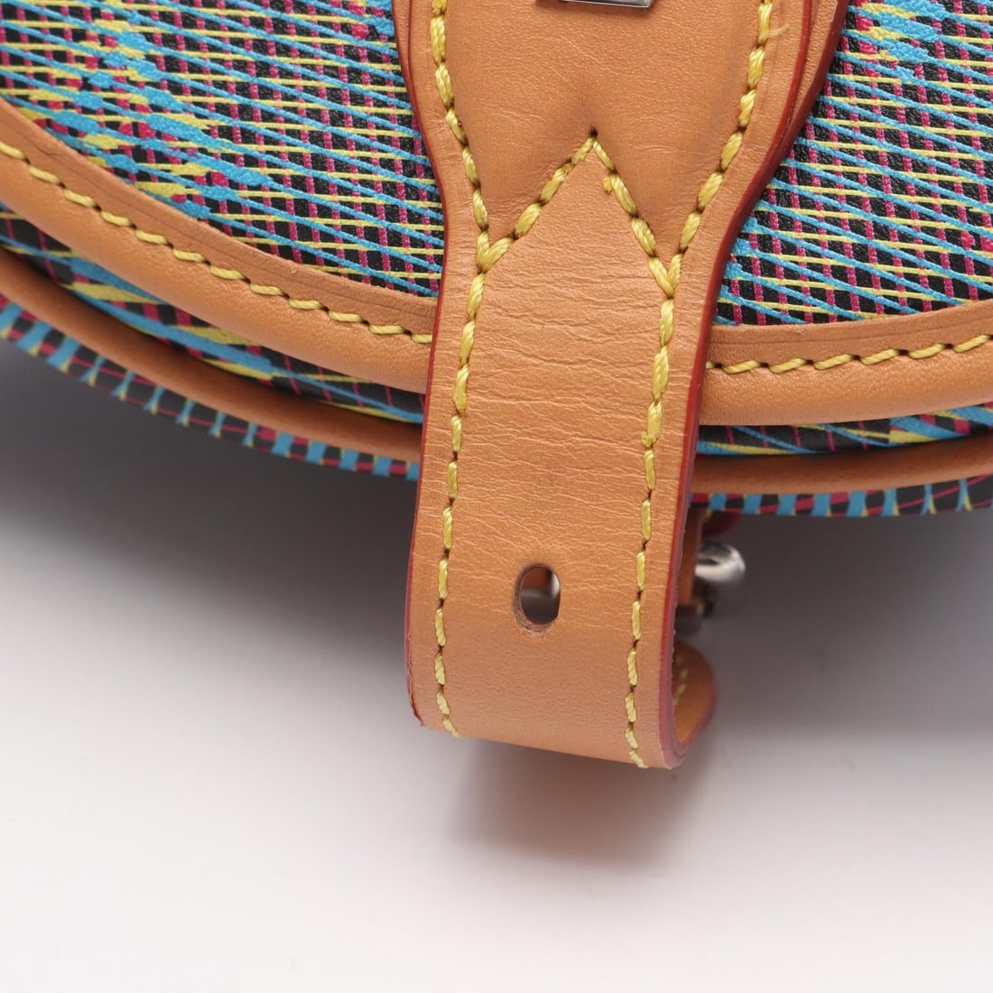 Louis Vuitton Handbag - 6