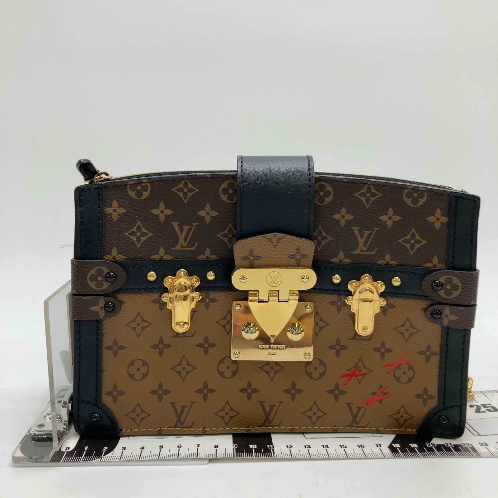 Louis Vuitton Handbag: ic chip, crack, pen mark, peeling of plating, thread fraying, discoloration of metal fittingsModel: M43596