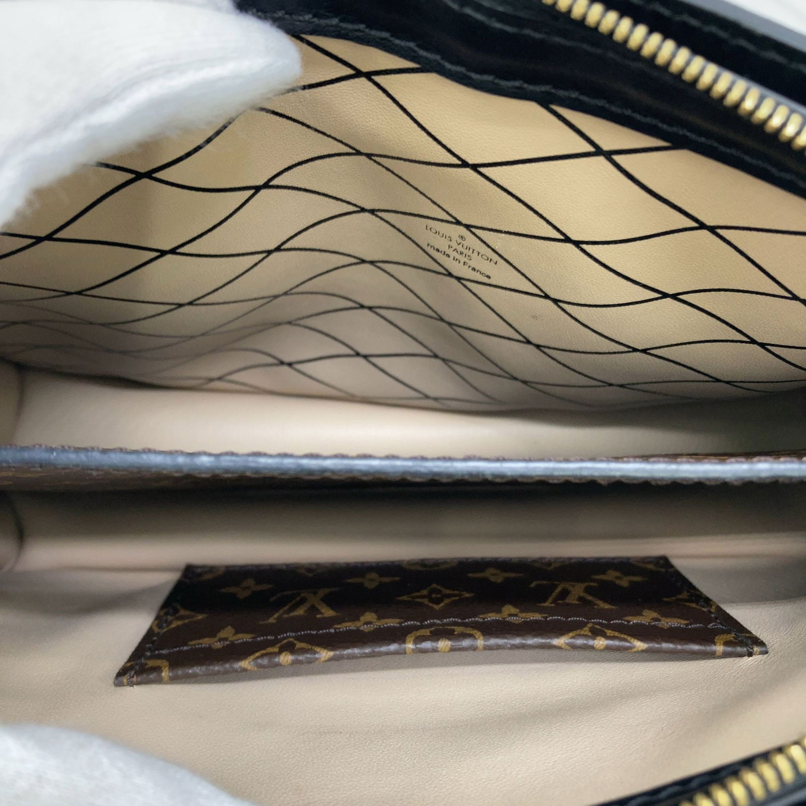 Louis Vuitton Handbag - 3