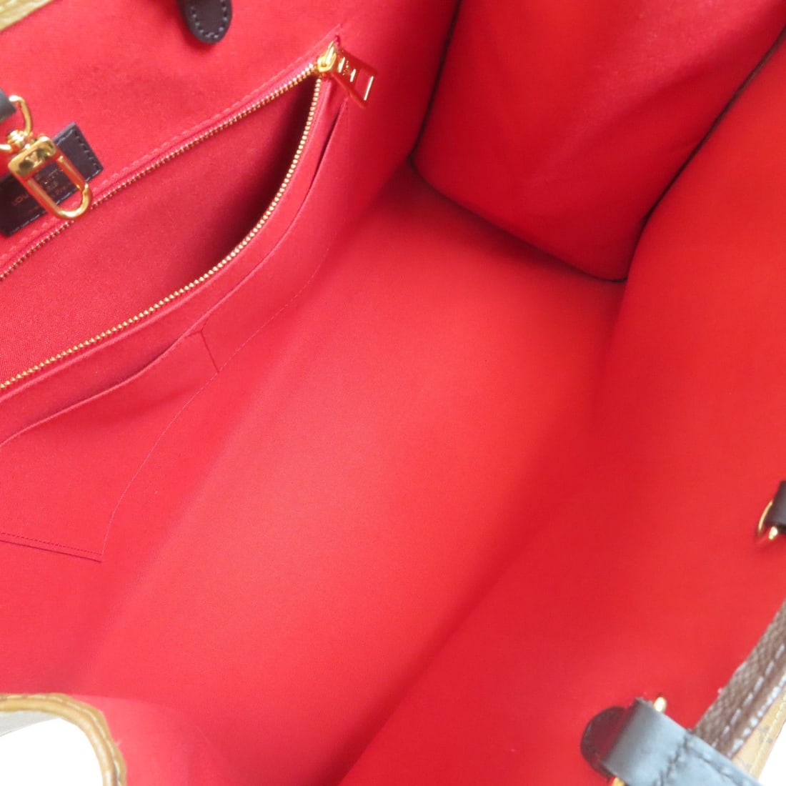 Louis Vuitton Handbag - 6