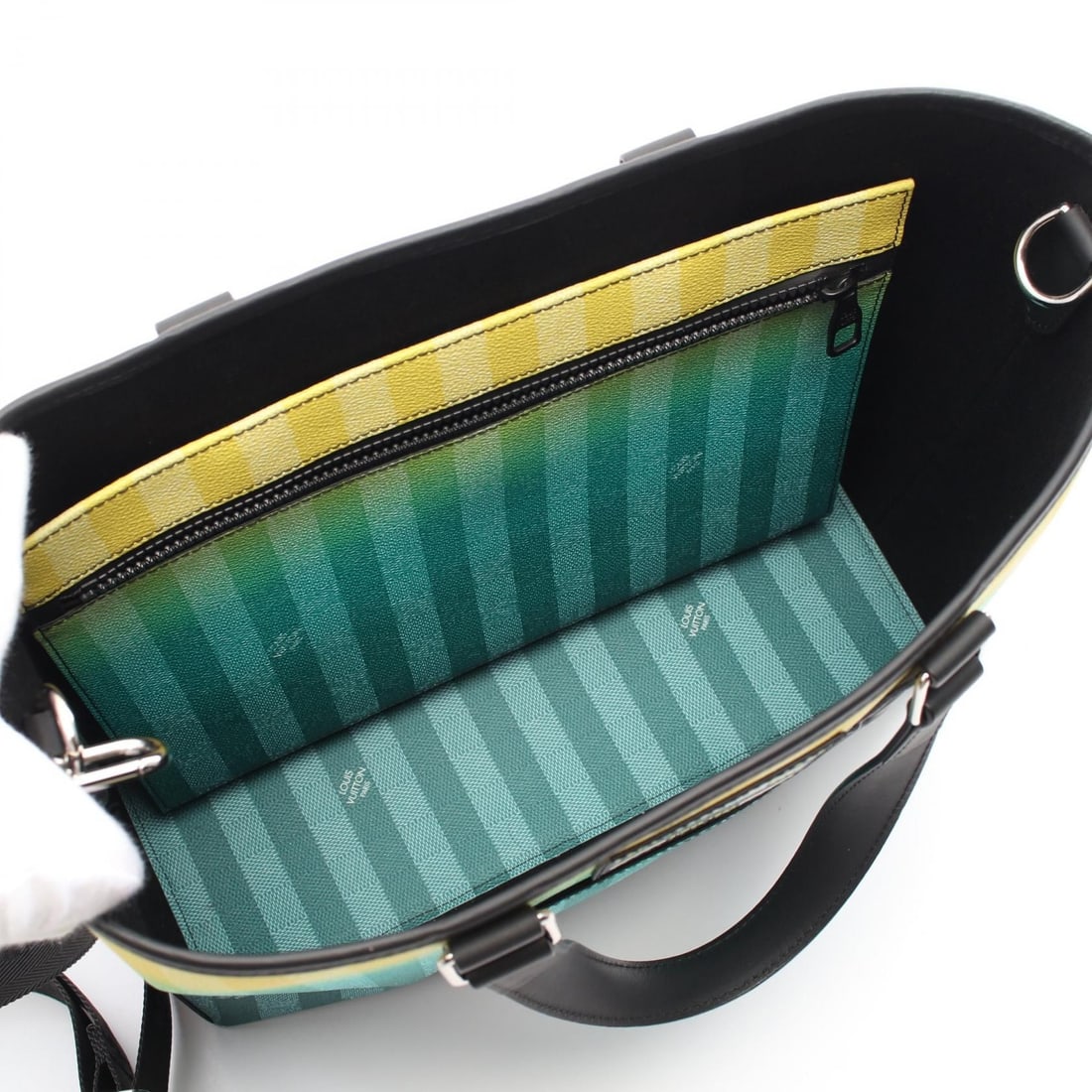 Louis Vuitton Handbag - 3