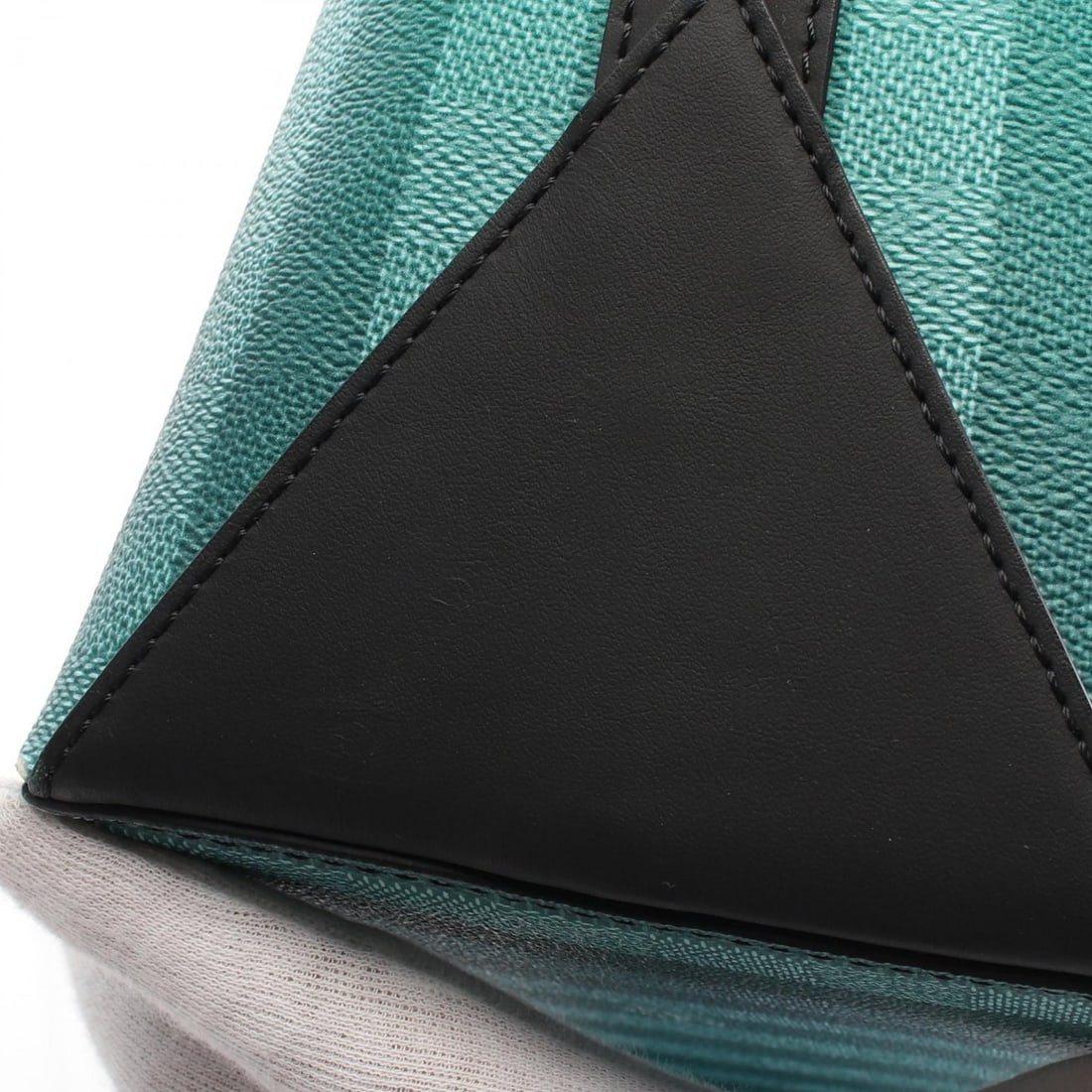 Louis Vuitton Handbag - 6