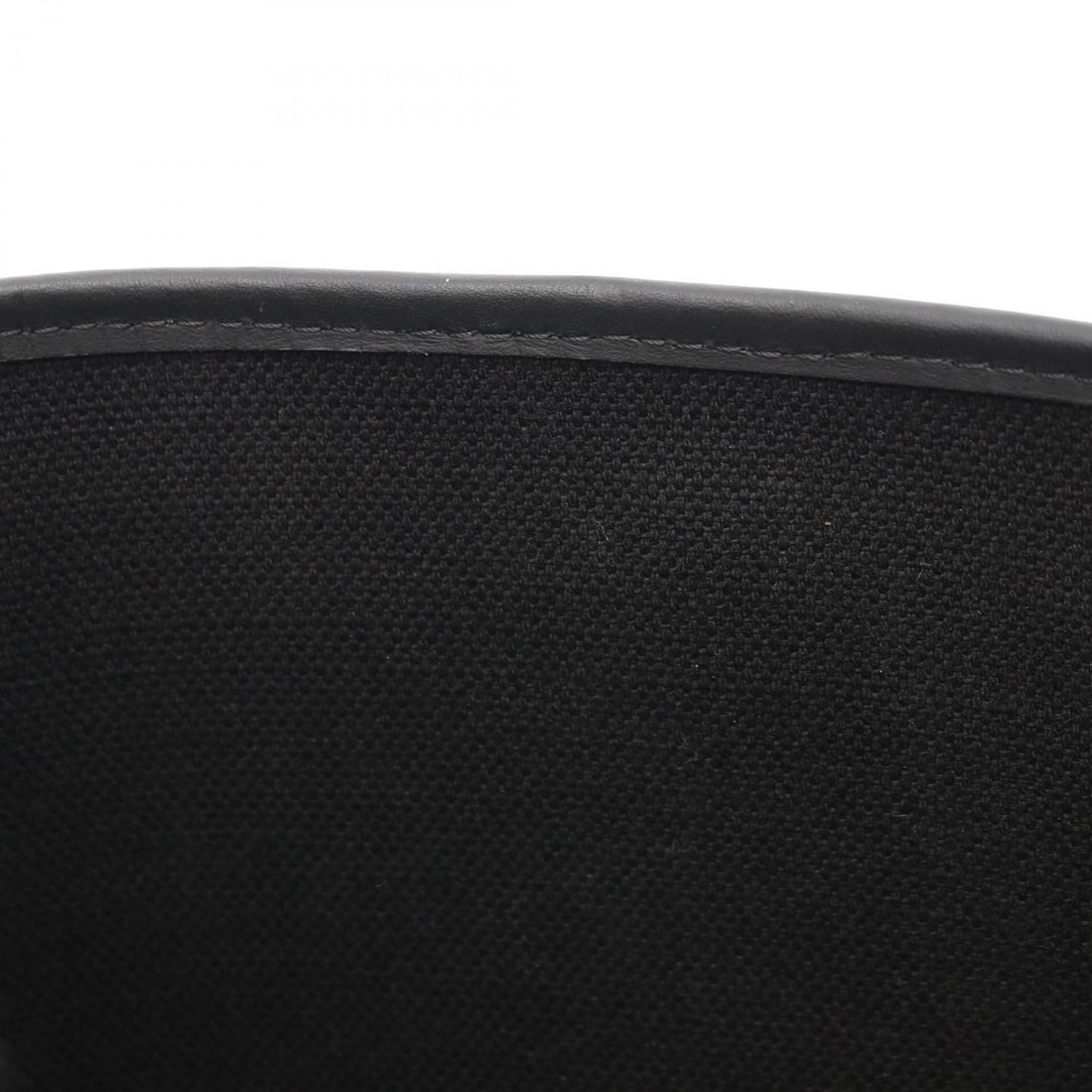 Louis Vuitton Handbag - 7