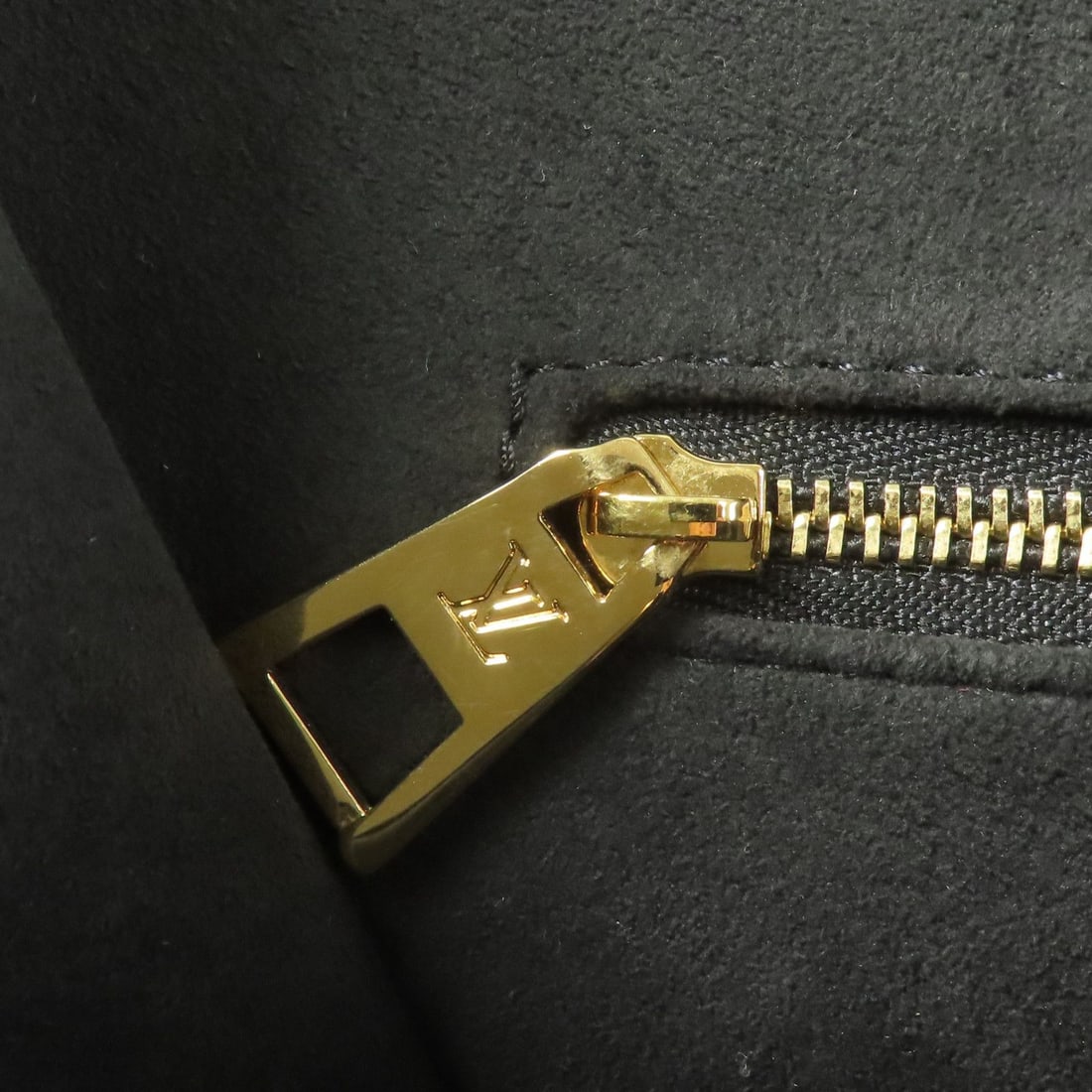 Louis Vuitton Handbag - 10