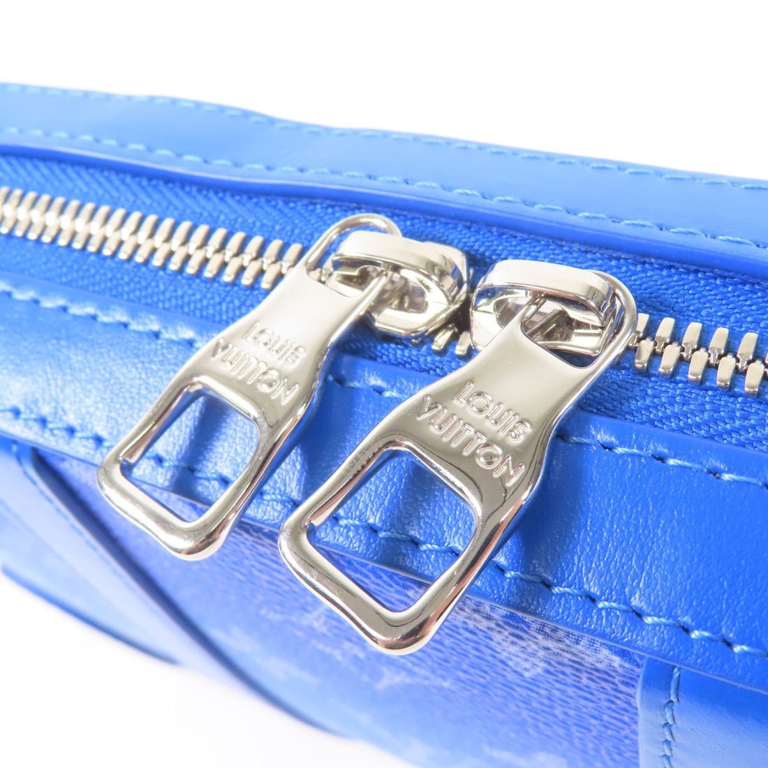 Louis Vuitton Handbag - 11