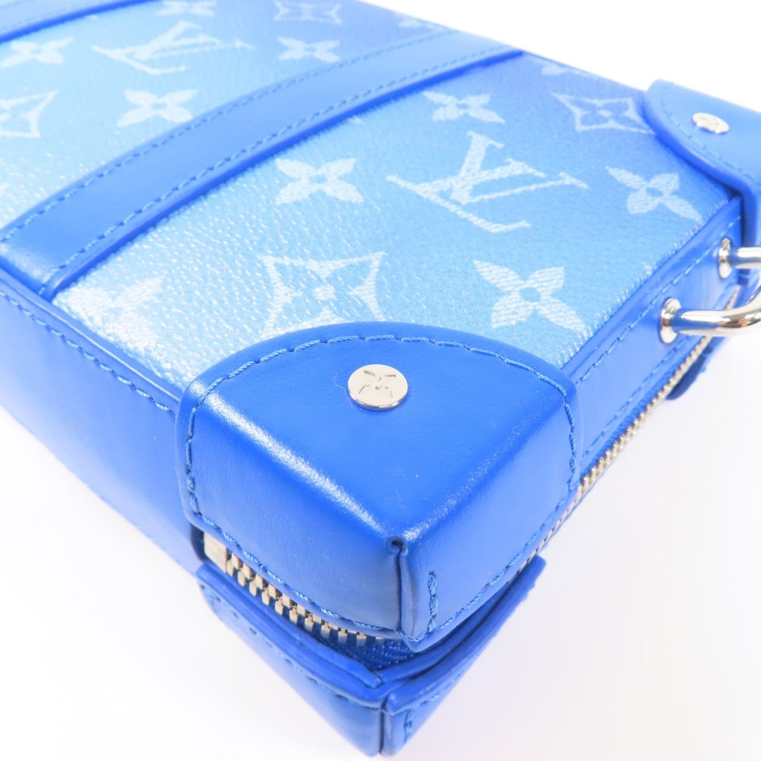 Louis Vuitton Handbag - 12