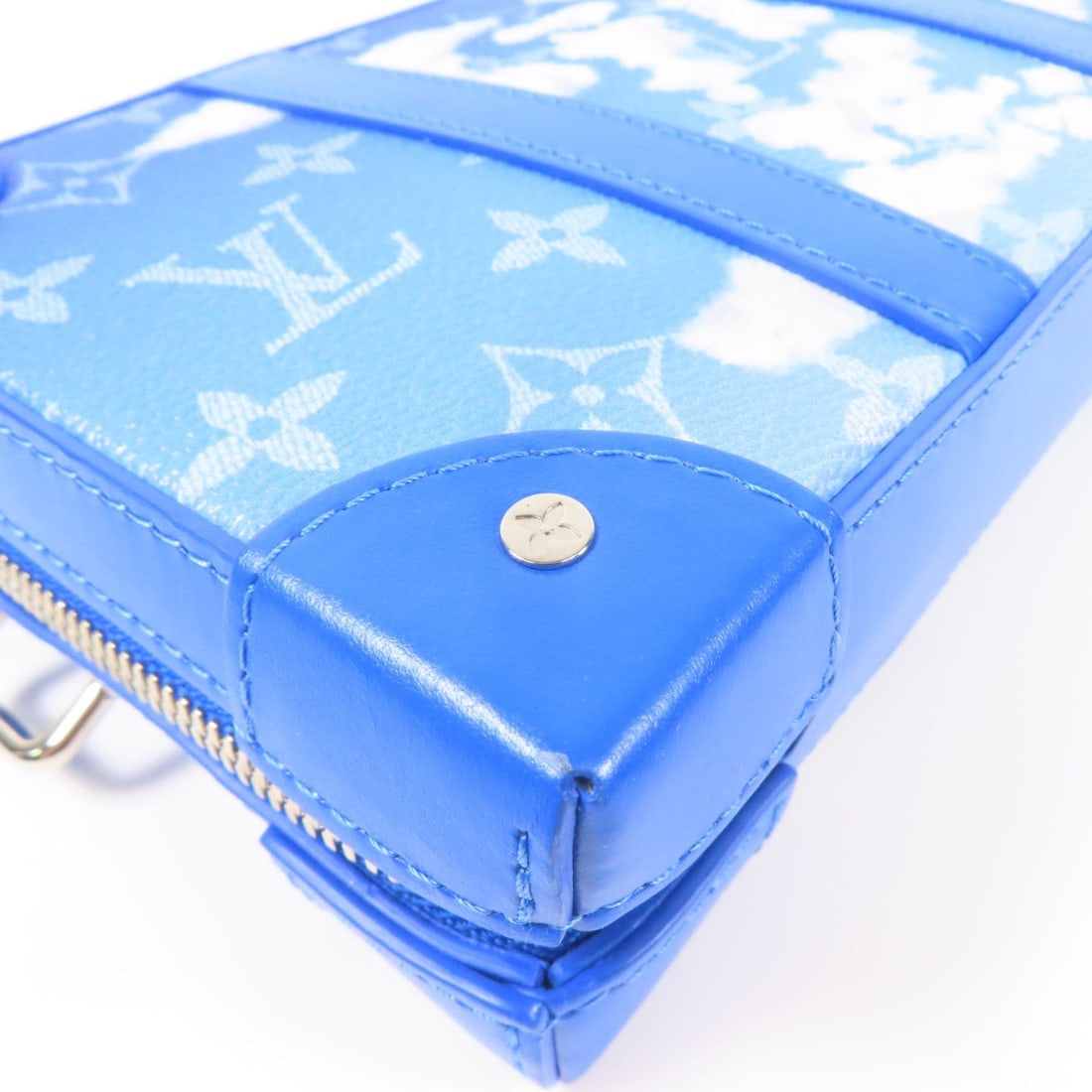 Louis Vuitton Handbag - 7