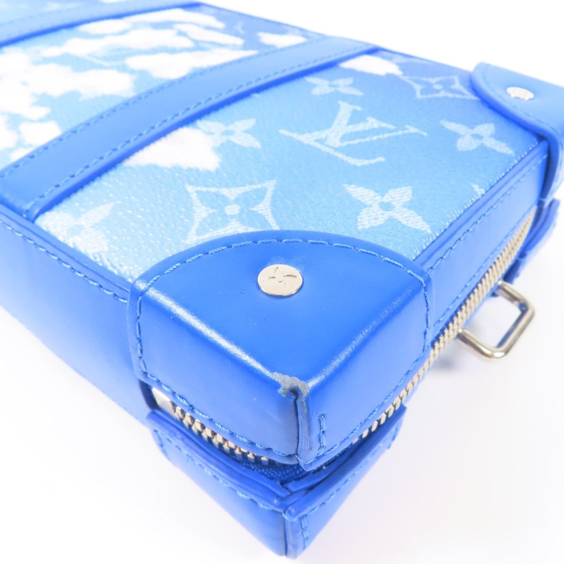 Louis Vuitton Handbag - 9