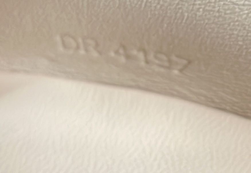 Louis Vuitton Handbag - 9