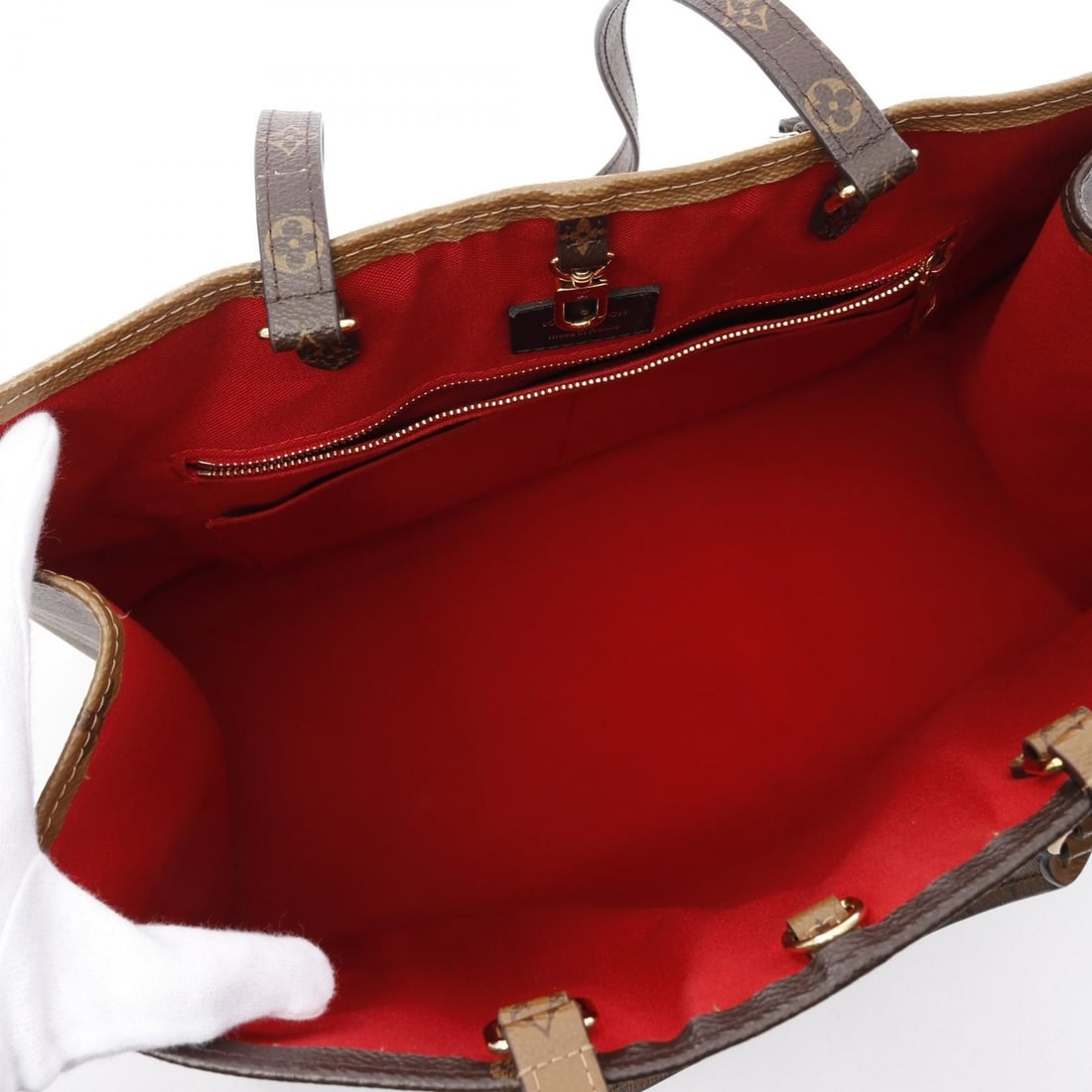 Louis Vuitton Handbag - 7