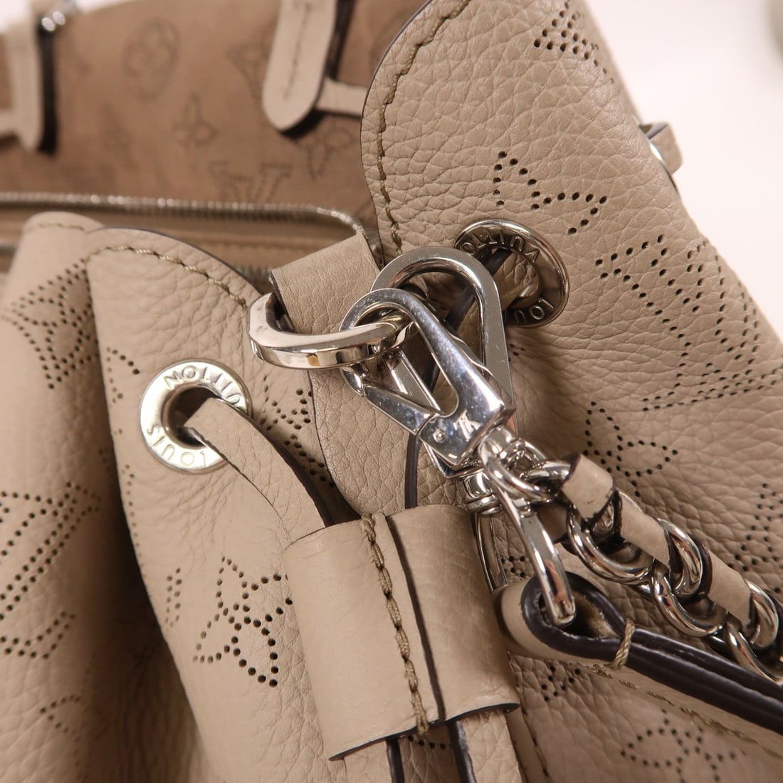 Louis Vuitton Handbag - 12