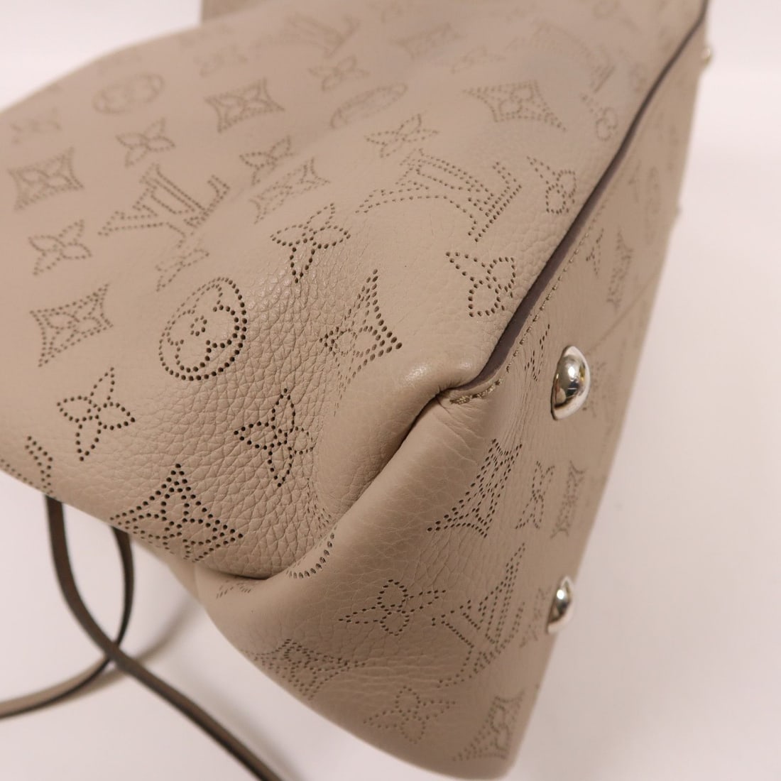 Louis Vuitton Handbag - 13