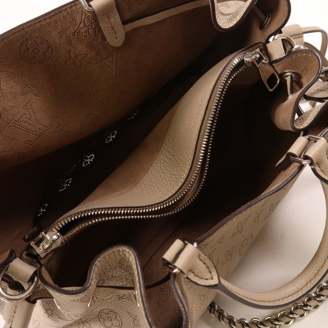 Louis Vuitton Handbag - 8