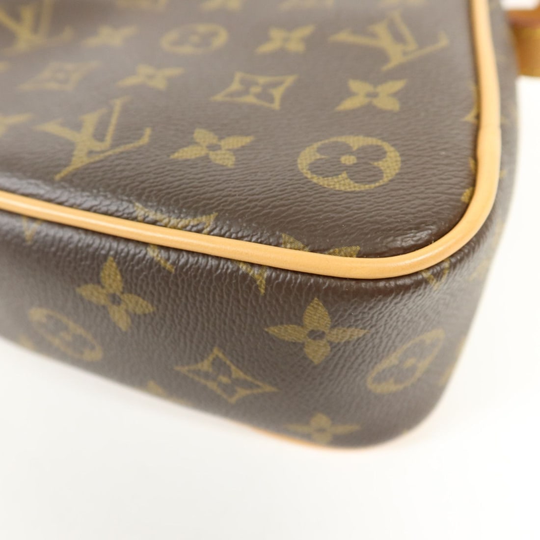 Louis Vuitton Handbag - 14