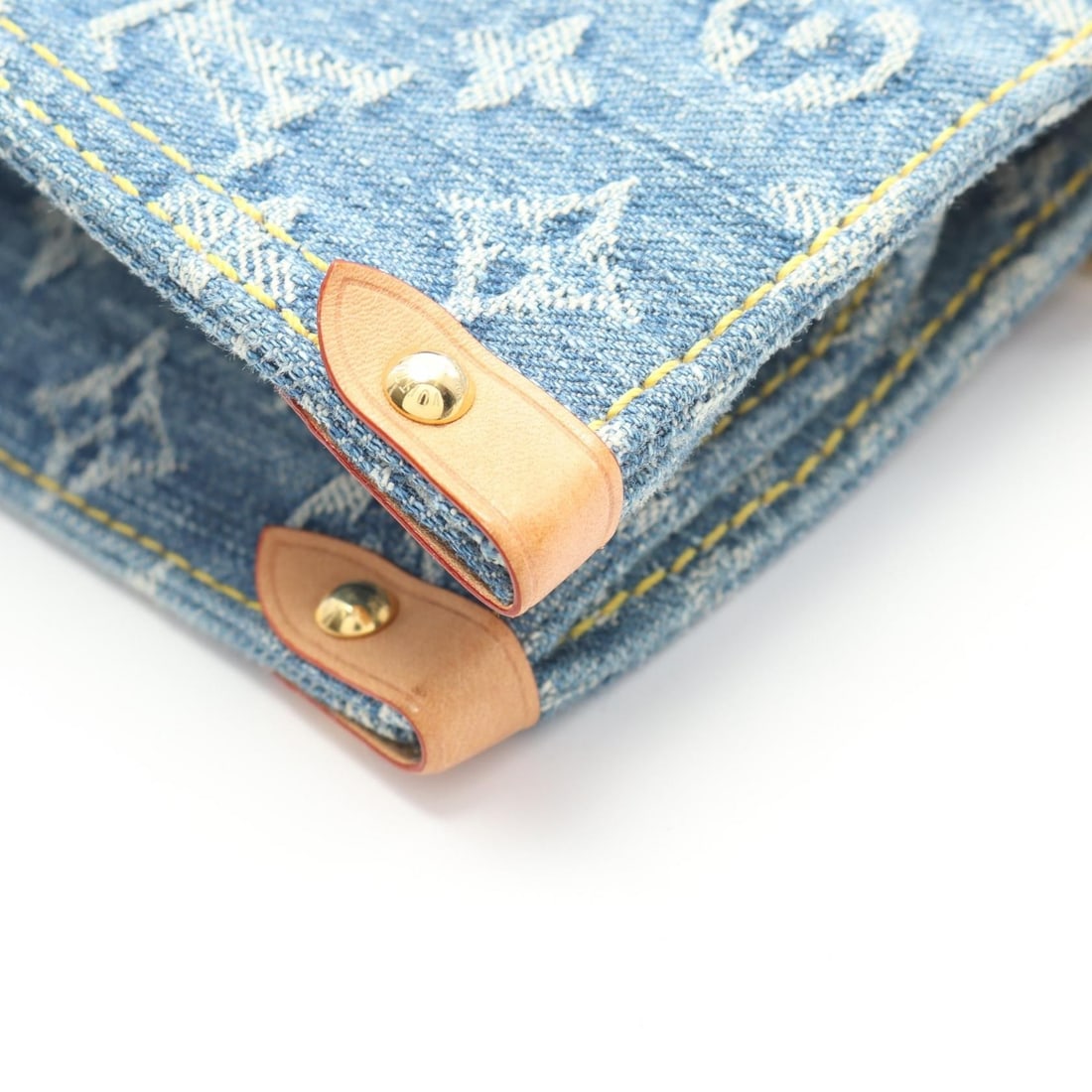 Louis Vuitton Handbag - 4