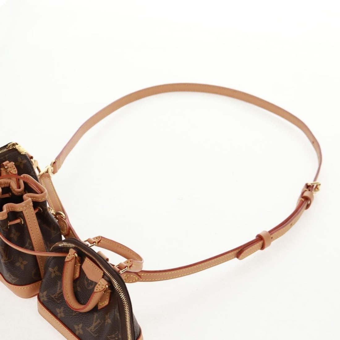 Louis Vuitton Handbag - 18