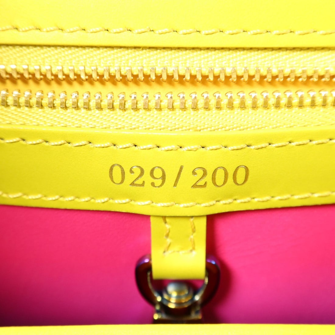 Louis Vuitton Handbag - 6