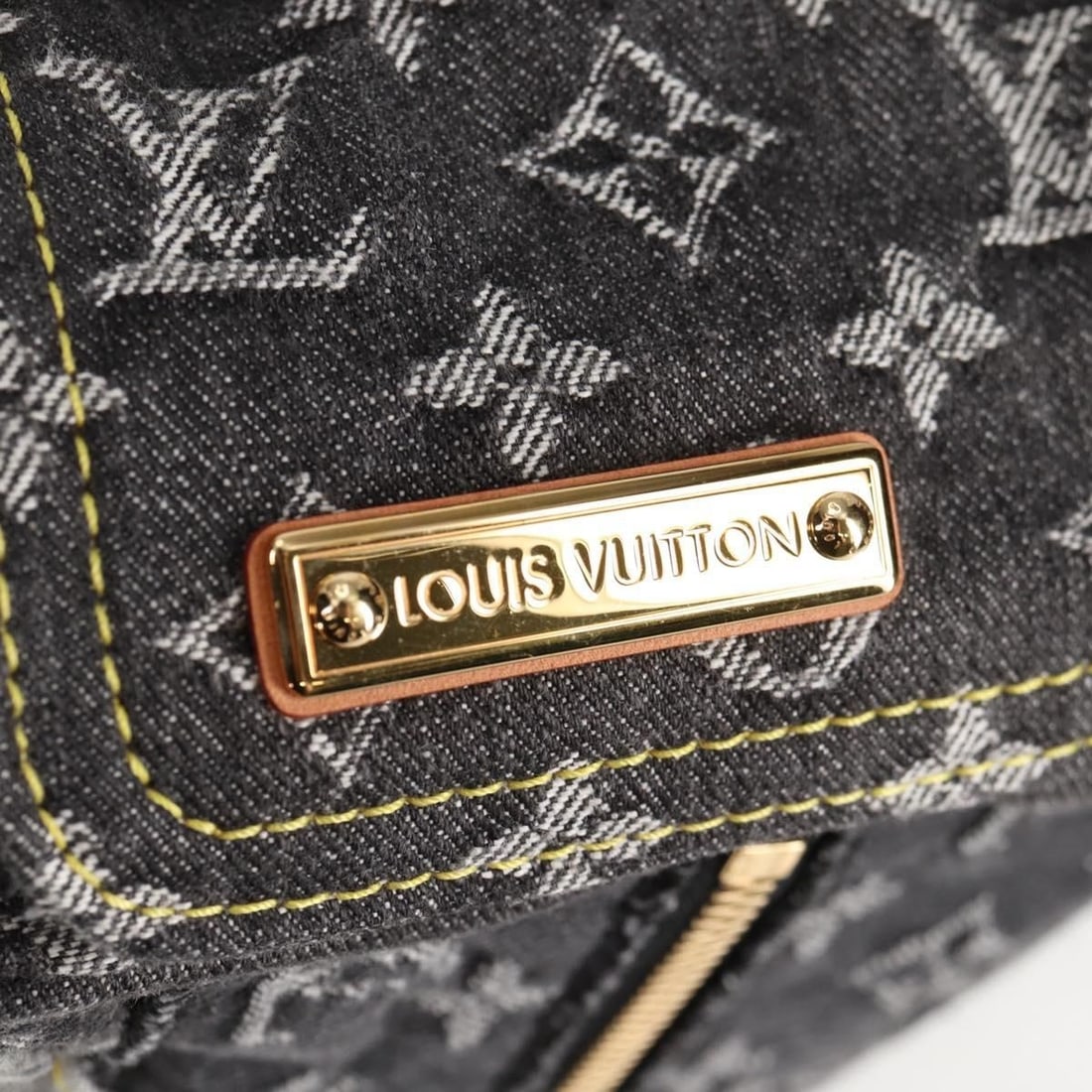 Louis Vuitton Handbag - 15