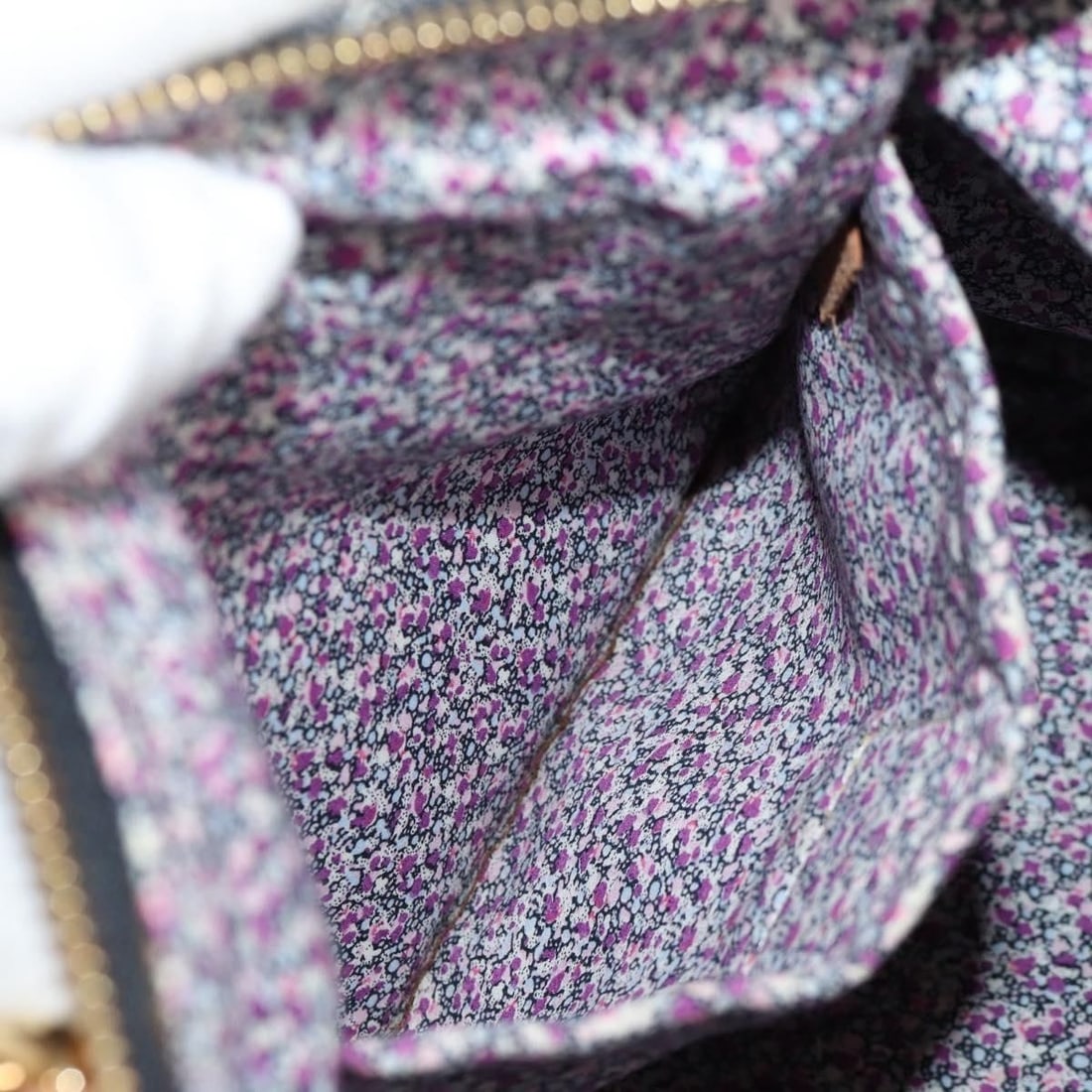 Louis Vuitton Handbag - 19