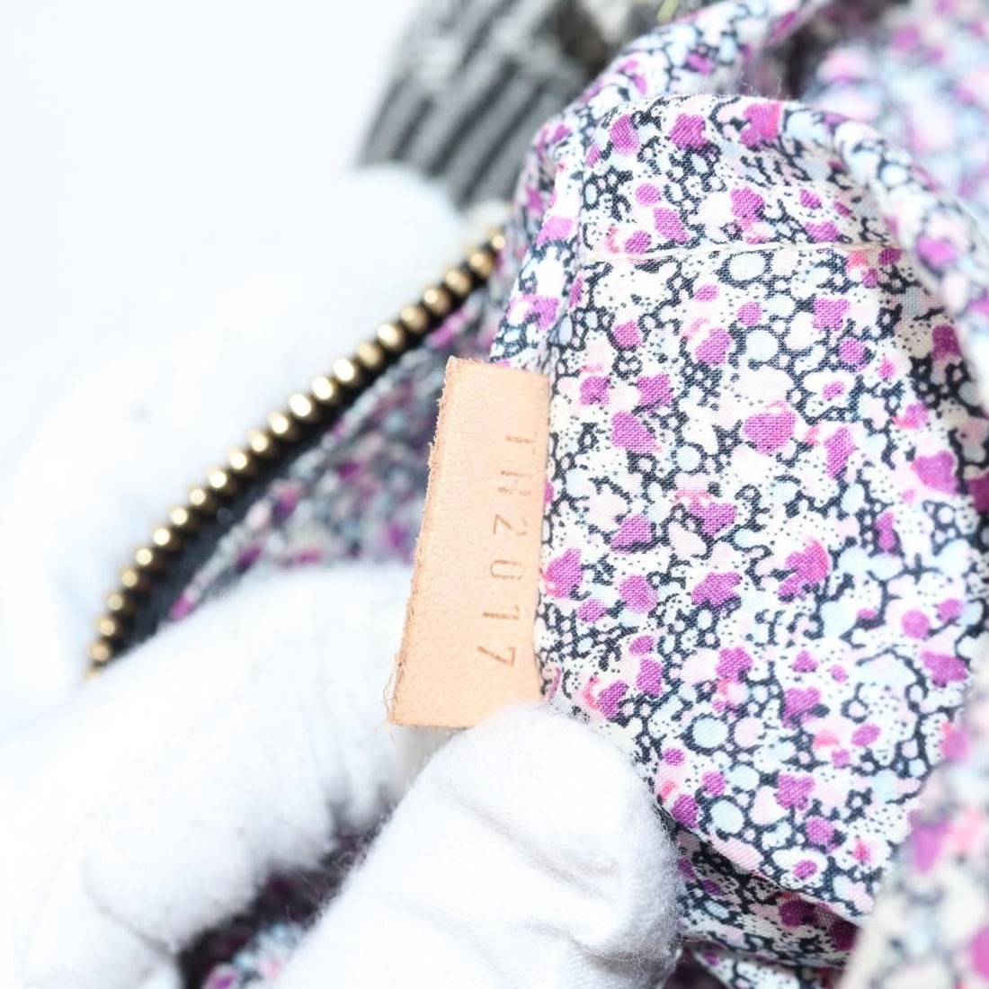 Louis Vuitton Handbag - 8