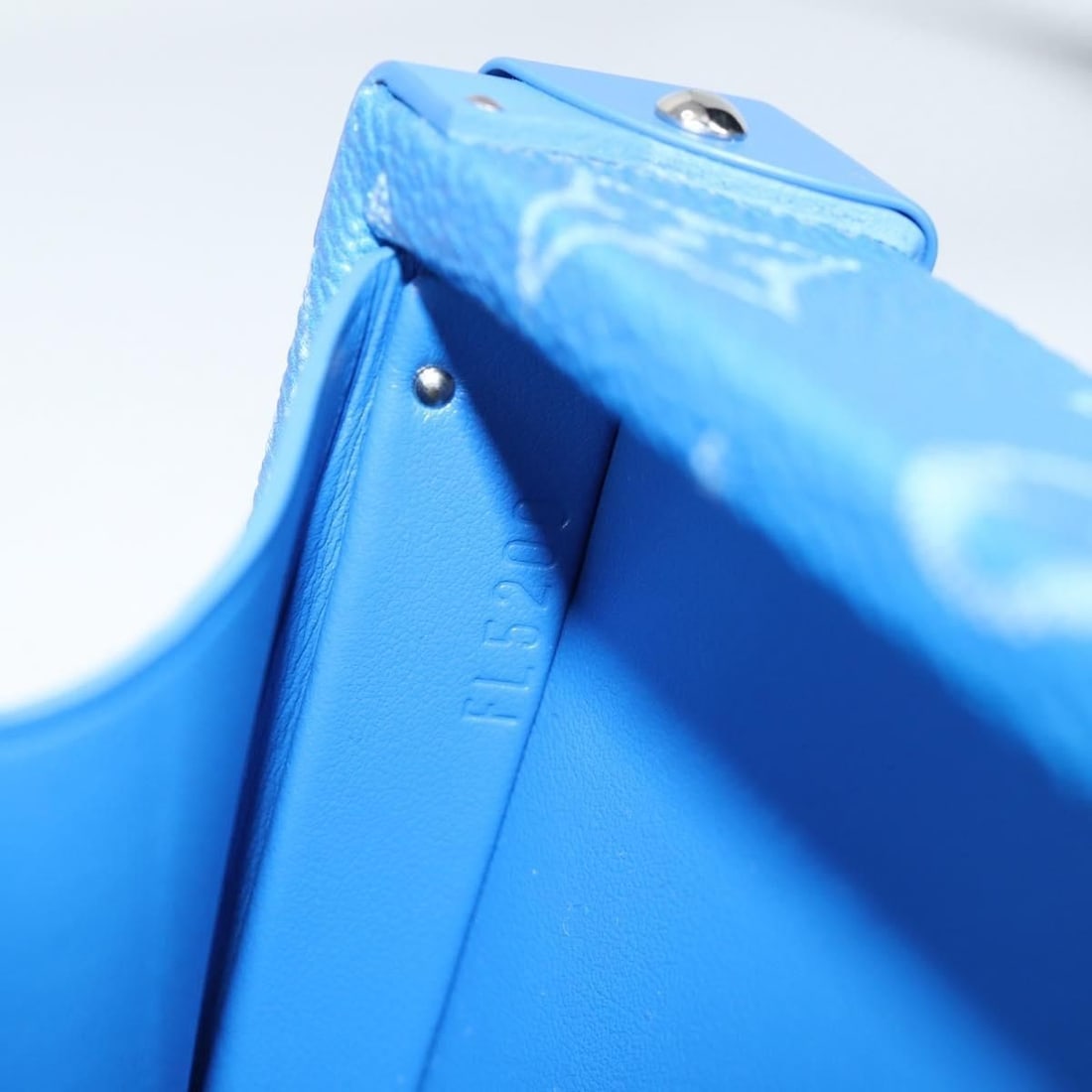 Louis Vuitton Handbag - 11