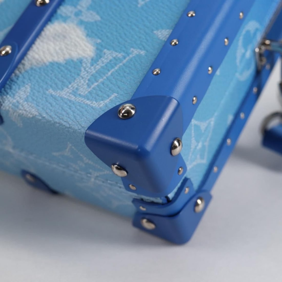 Louis Vuitton Handbag - 14