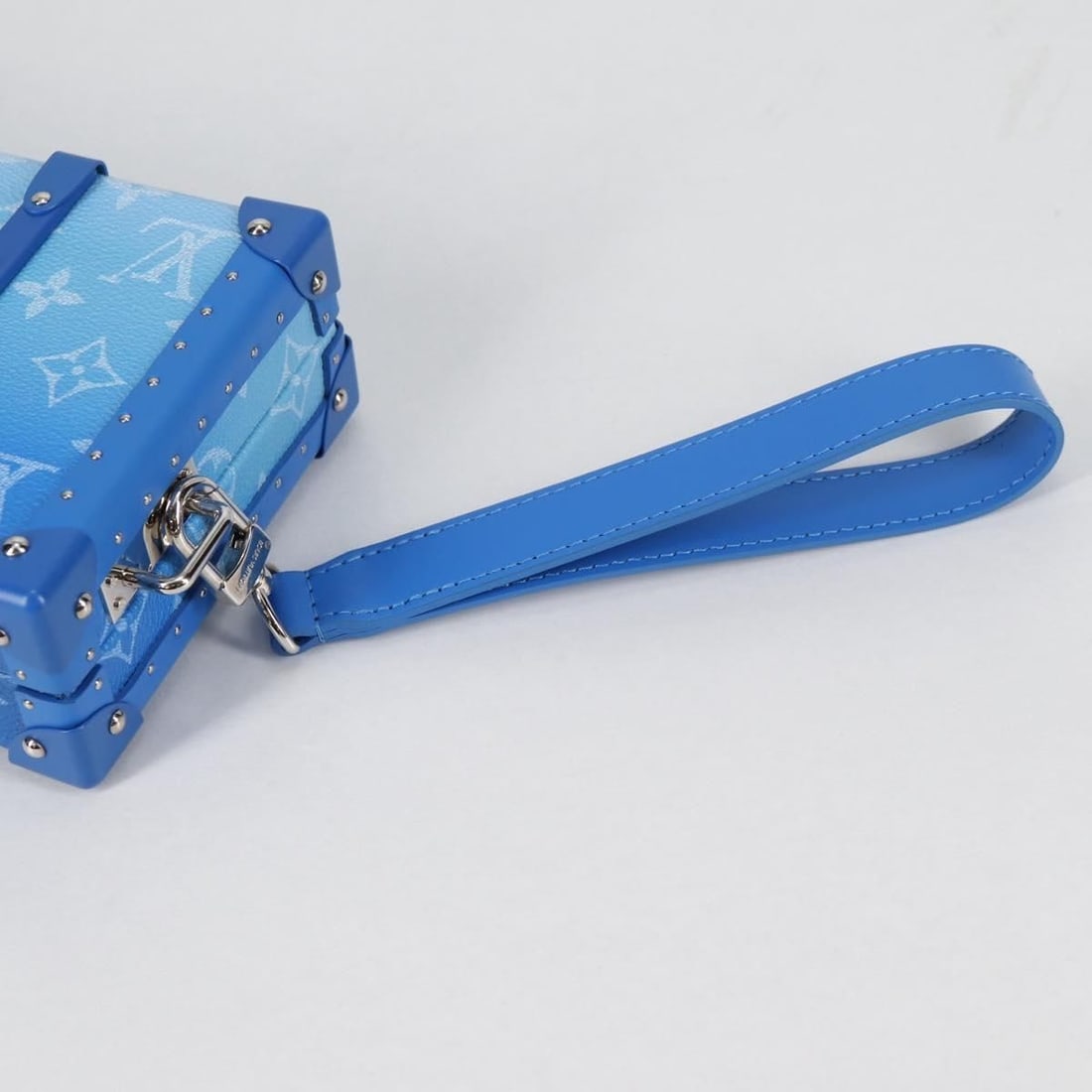 Louis Vuitton Handbag - 6