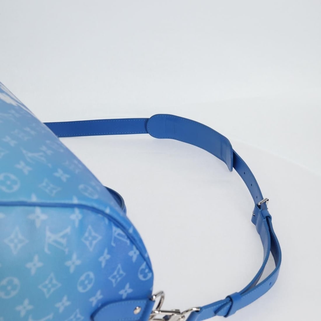 Louis Vuitton Handbag - 19