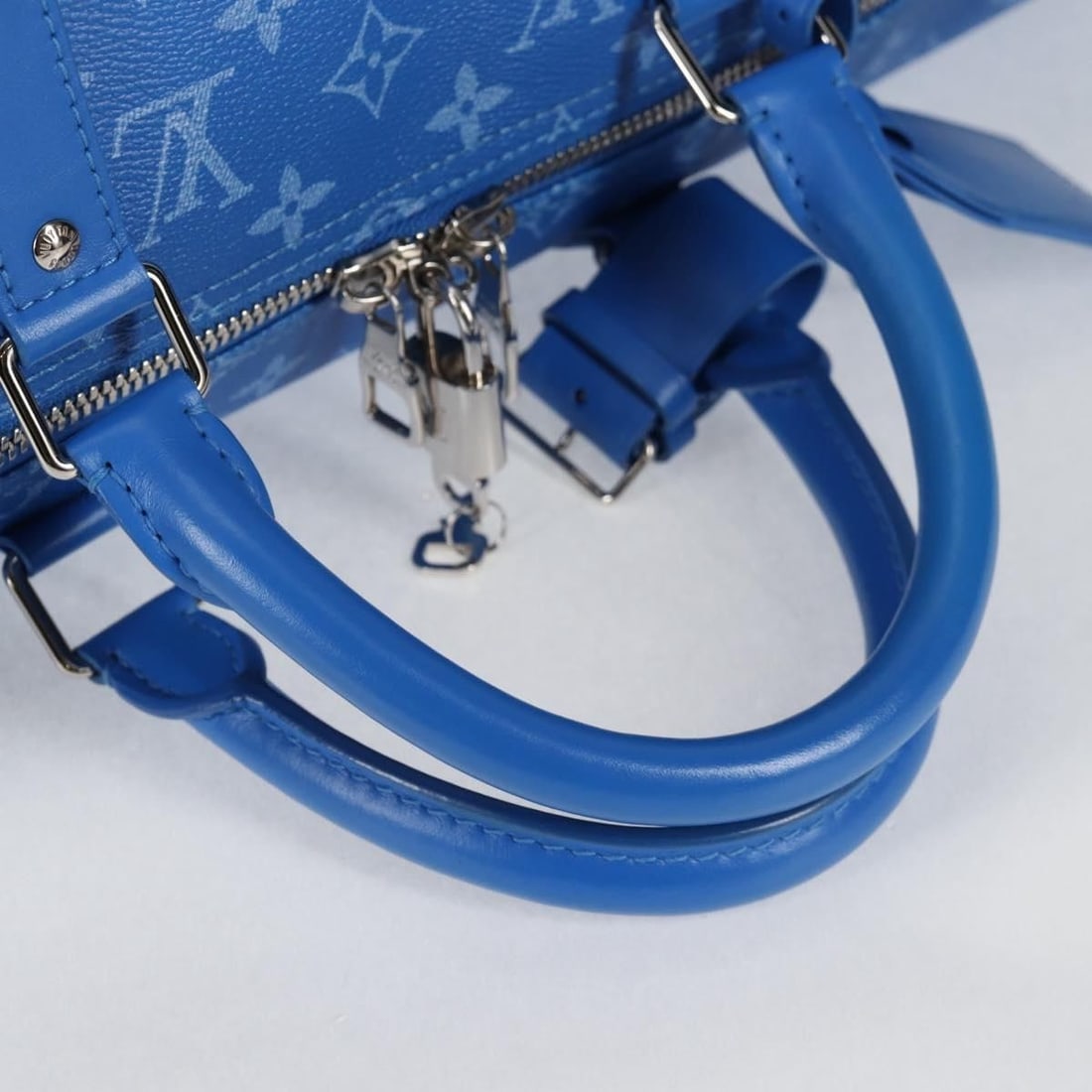 Louis Vuitton Handbag - 8