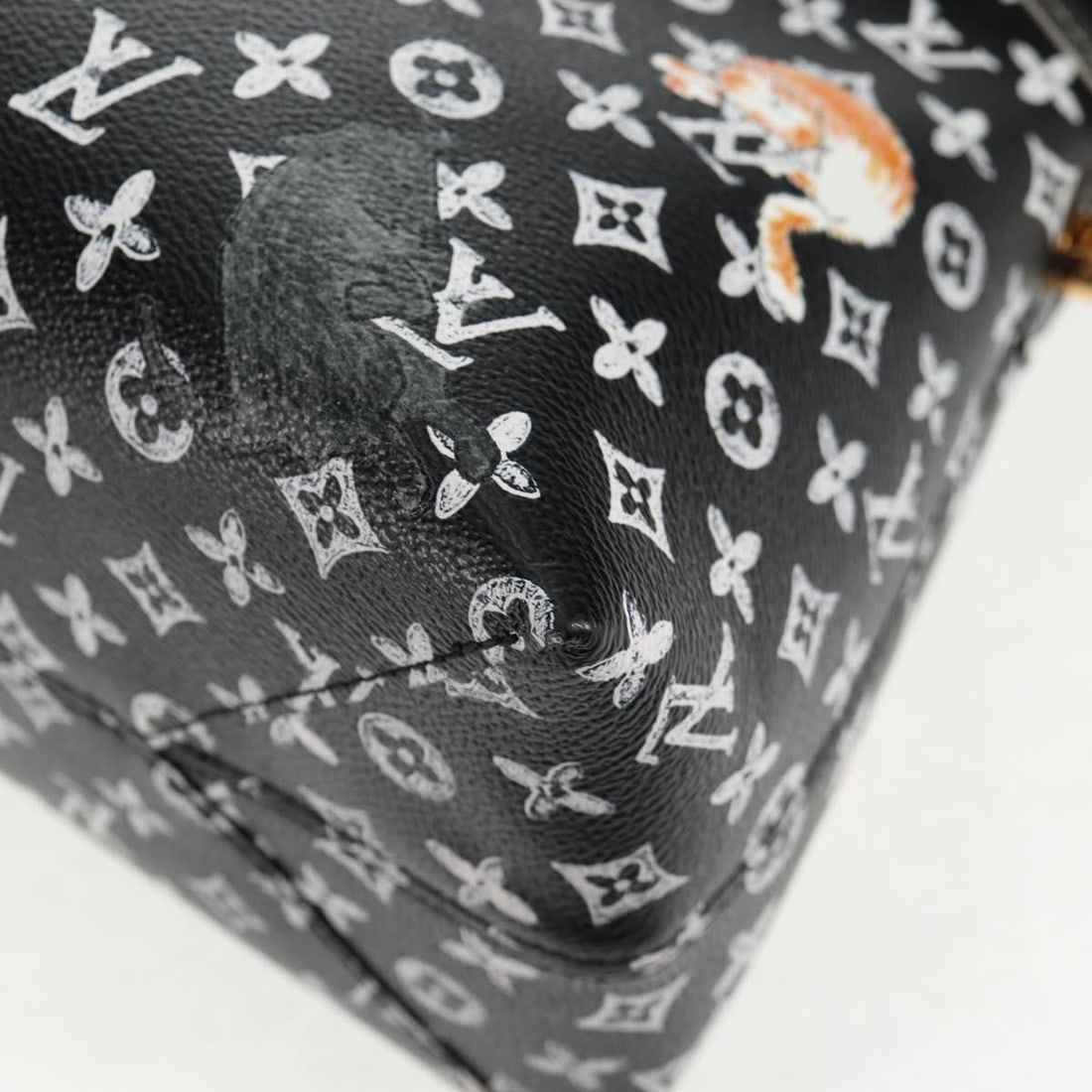 Louis Vuitton Handbag - 16