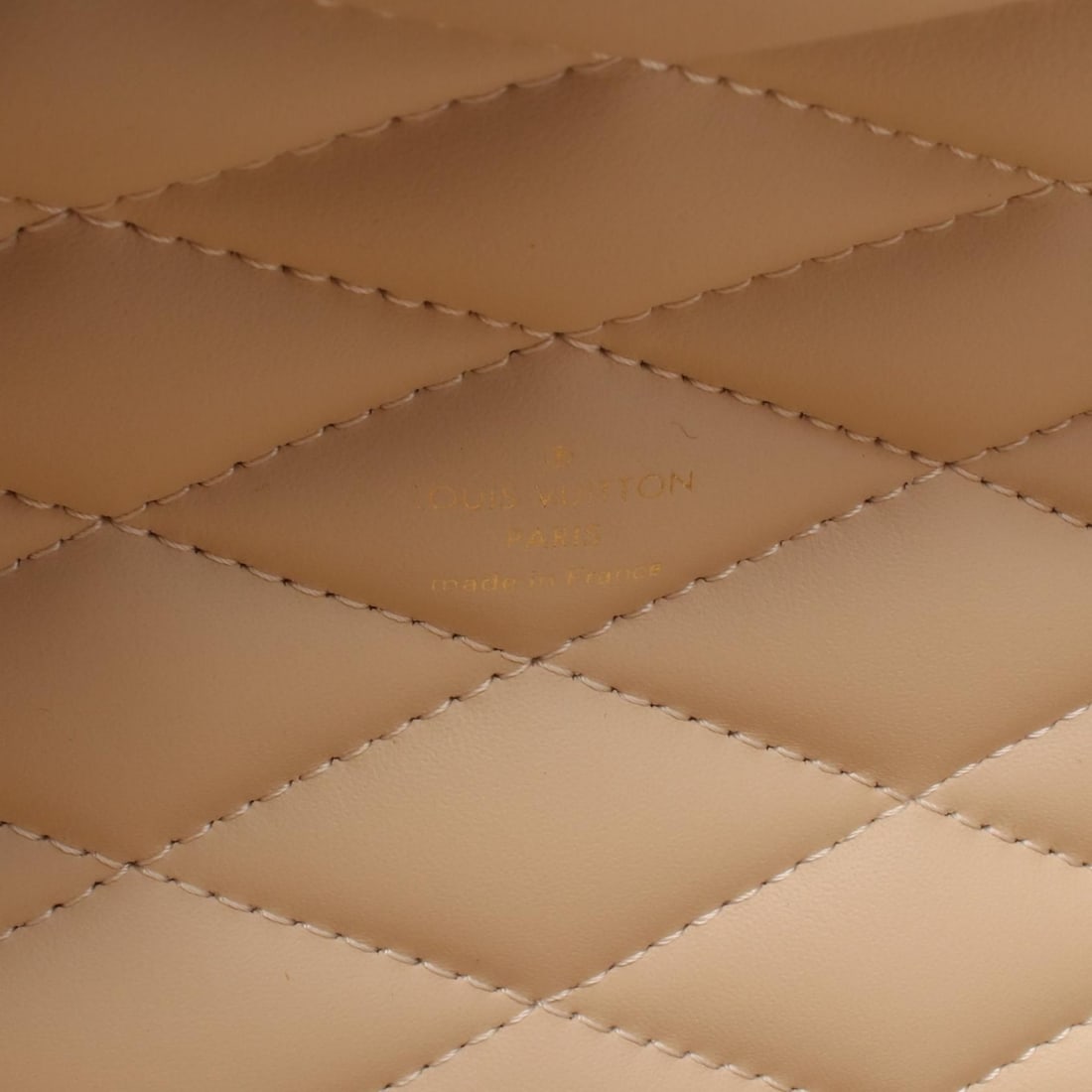 Louis Vuitton Handbag - 3