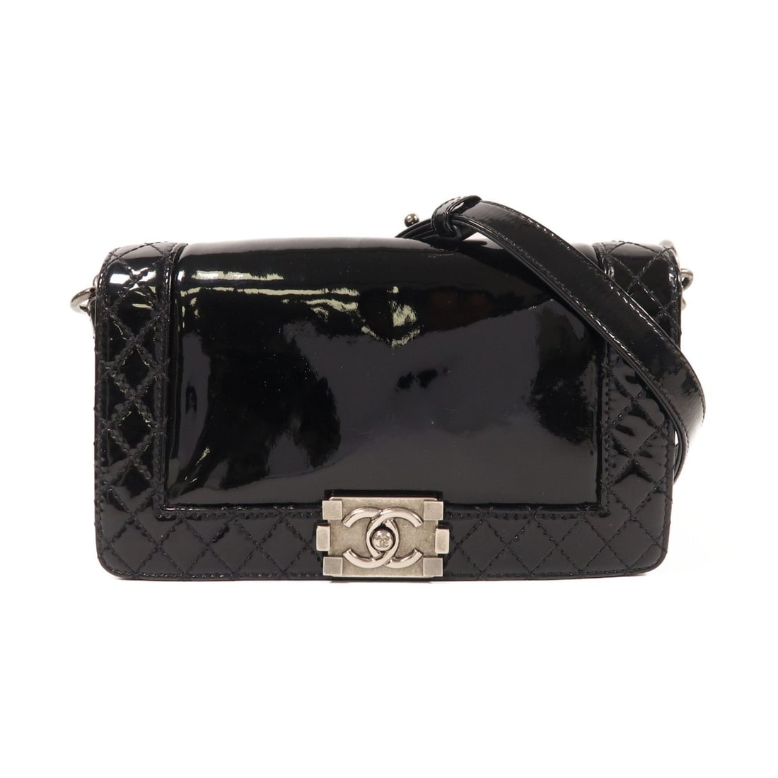 Chanel Black Patent Leather Boy Flap Bag: Item Name: CHANEL Black Black Lacquered Leather Boy 25 Silver Stainless Steel Shoulder Back Bag Shoulder Bag Patent leatherBrand: CHANELModel No.:Size: x W:25cmH:16cm x D:6cm(W:9.8 inch x H:6.3 inch x