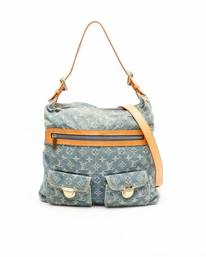 Louis Vuitton Baggy GM, Monogram Denim: Louis Vuitton Monogram Denim Baggy GM Bag- Monogram Denim canvas with Vachetta leather trim- Gold-tone brass hardware- Adjustable and detachable flat shoulder strap- Saffron Alcantara lining with one
