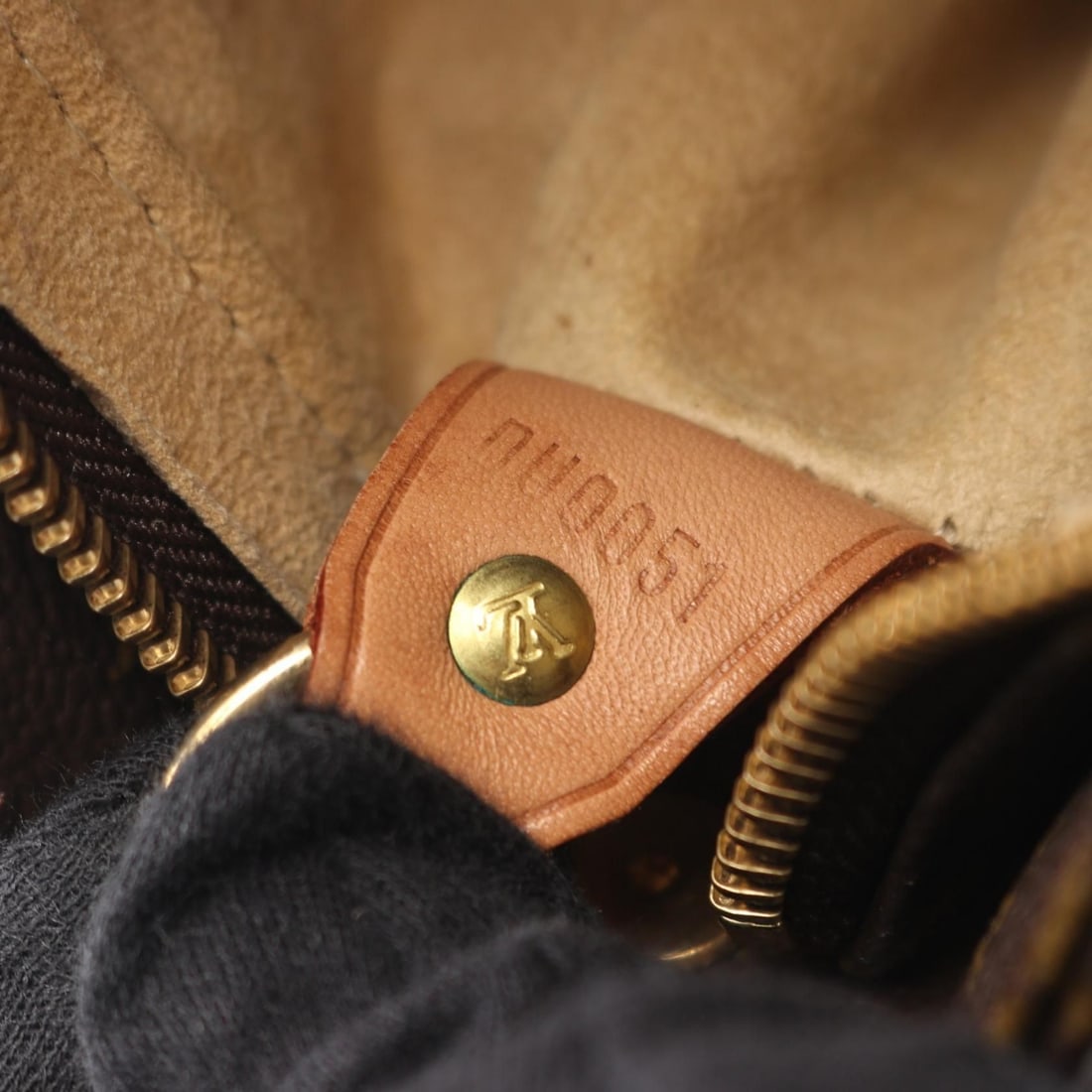 Louis Vuitton Looping GM, Monogram - 5